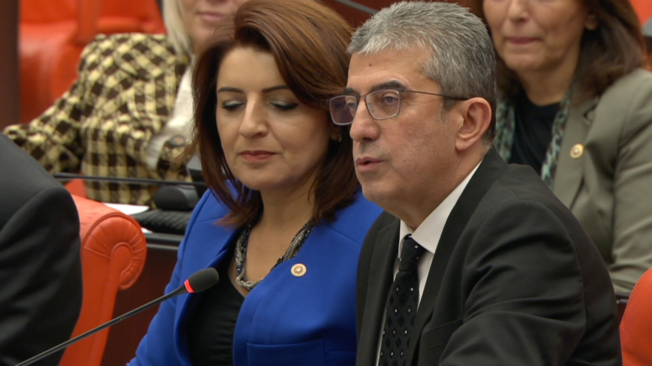 Seçilmiş AKP'lilere Değil, 259 Bin Vatan Evladına Hiç Ayrım Yapmadan Burs Veriyoruz