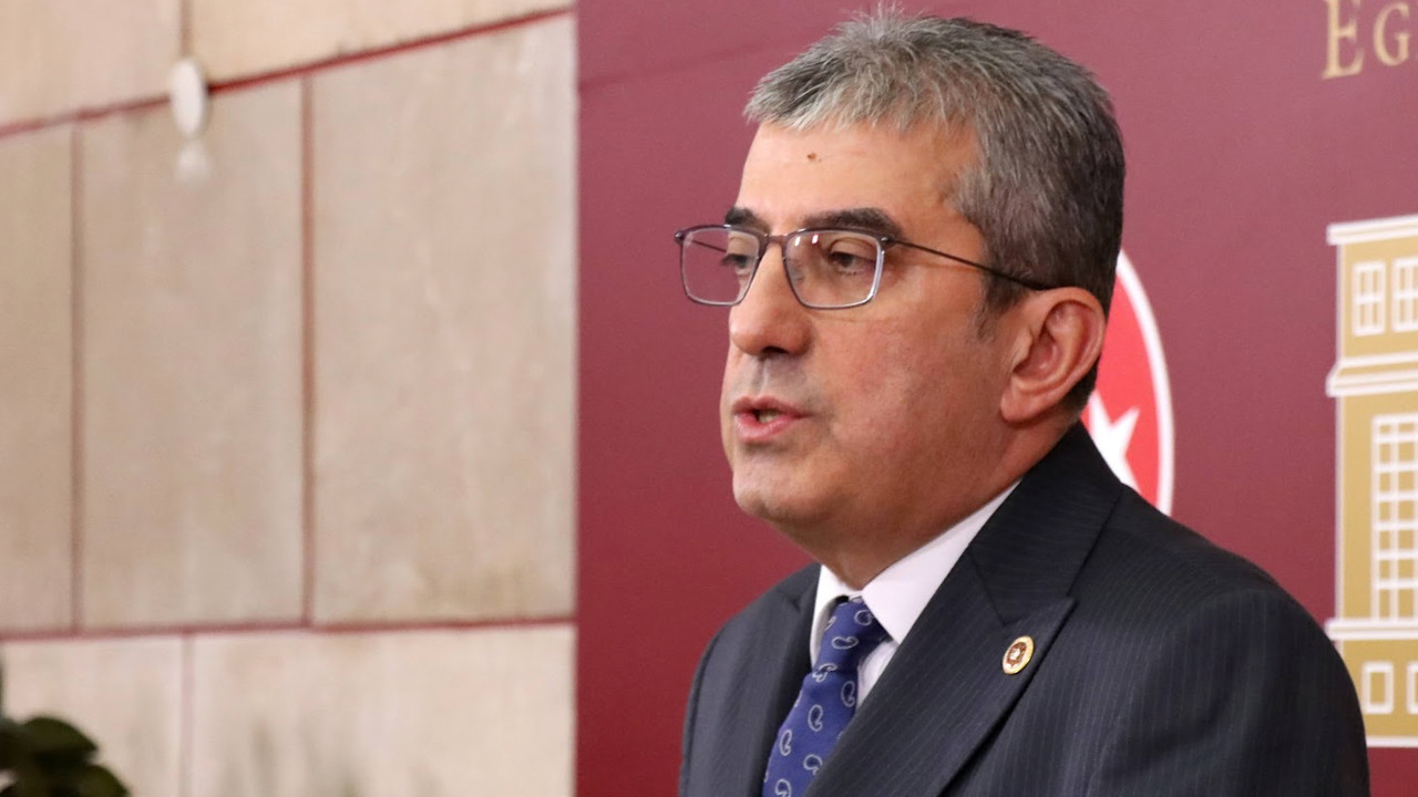 Krizi Fırsata Çevirmek Çabasıyla Bir Anayasa Değişikliğinin Peşine Düştüler