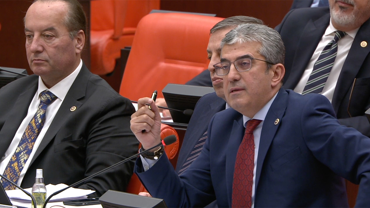 Milletin Vekillerinden Niye Bu Kadar Korkuyorsunuz?
