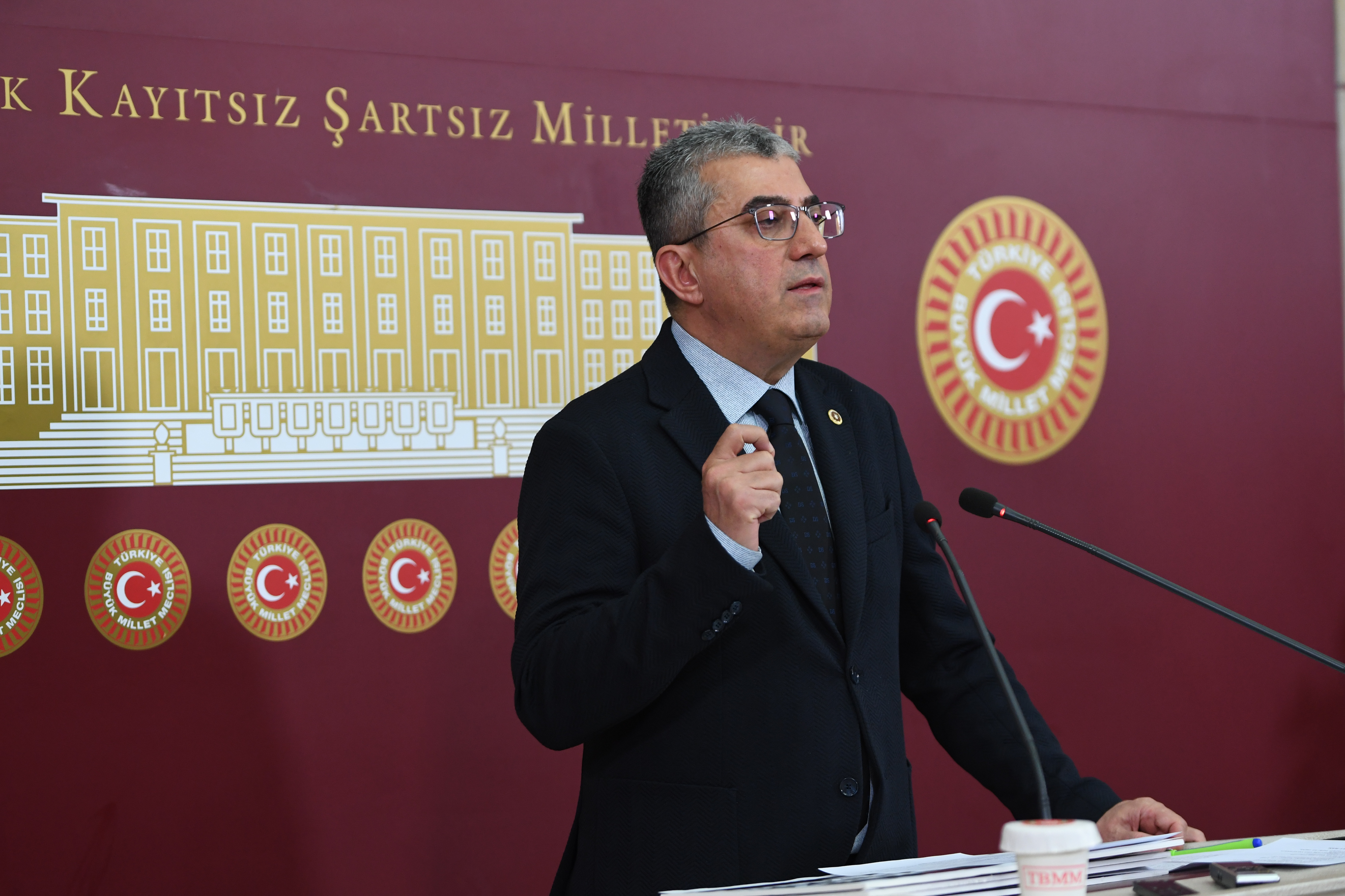 Gökhan Günaydın: Oy Sahtekarlığı Yapan Bir Bakana Hazineyi Teslim Ettiler