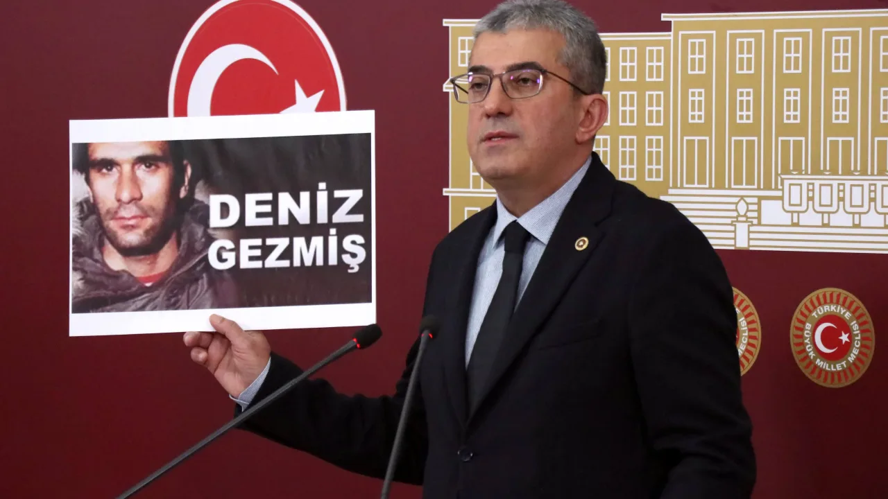 Gökhan Günaydın: Oy Sahtekarlığı Yapan Bir Bakana Hazineyi Teslim Ettiler