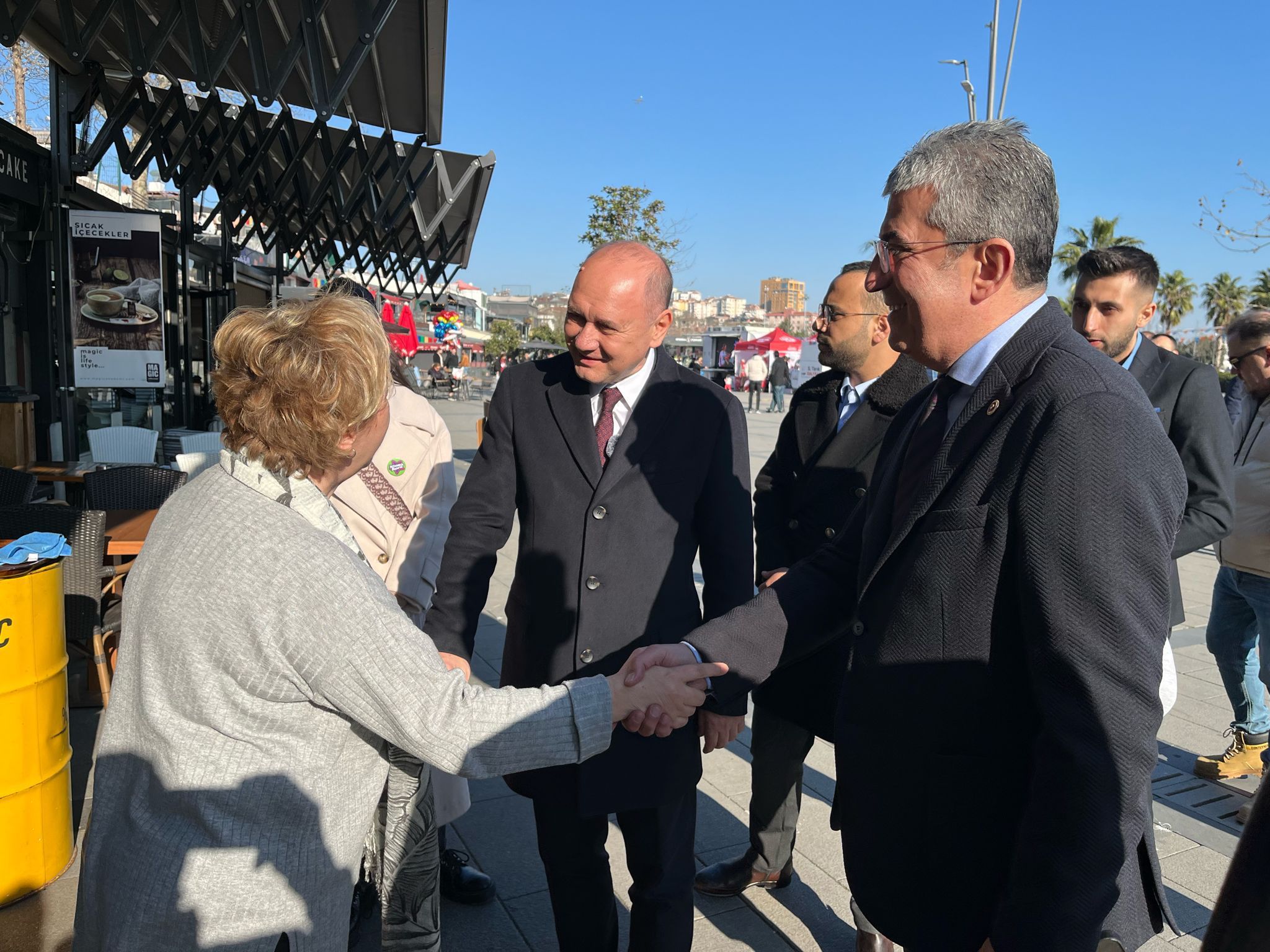Belediye Başkan Adayımız Tarık Balyalı ve Değerli Örgütümüzle Pendik Sokaklarındayız