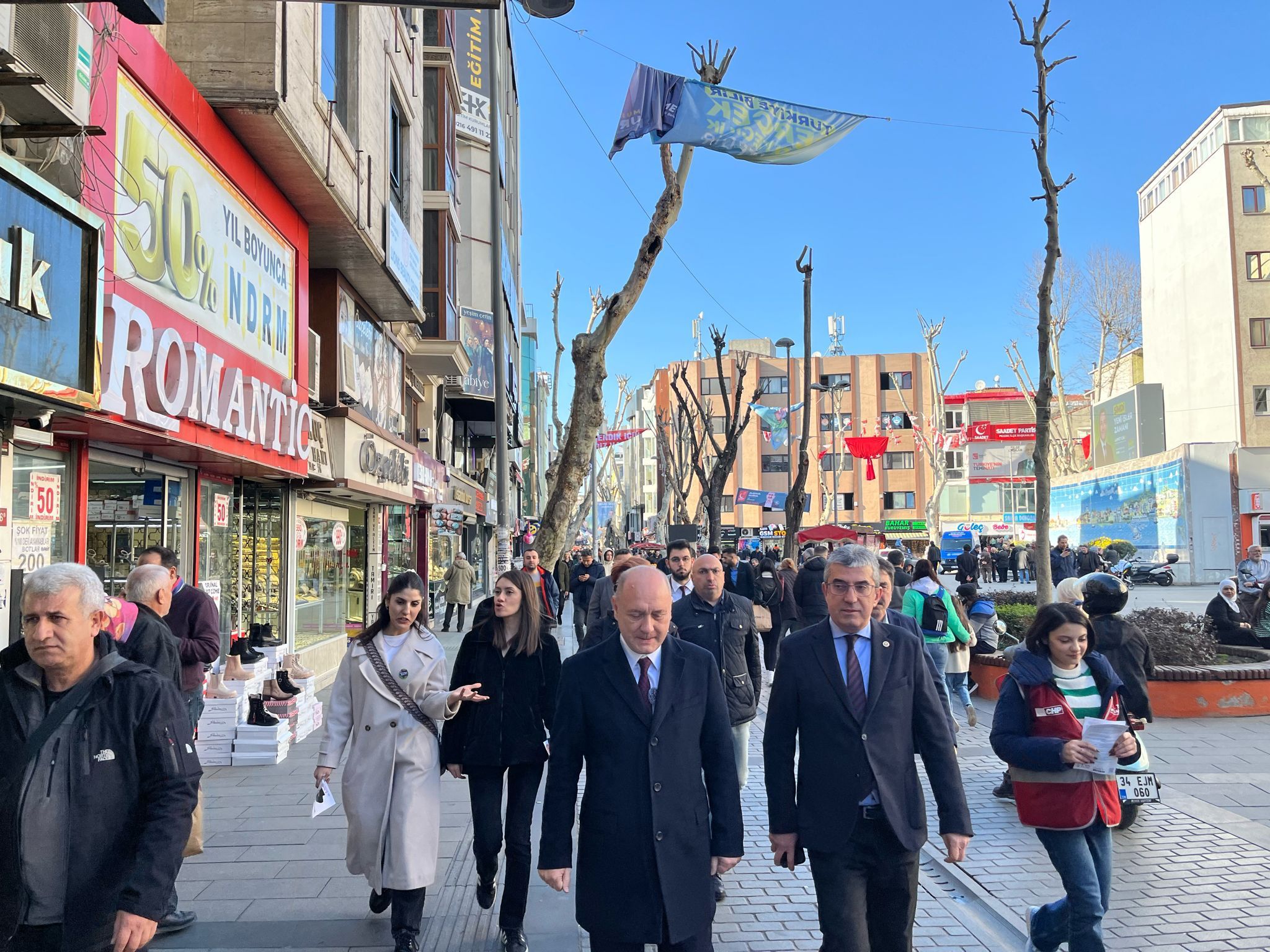 Belediye Başkan Adayımız Tarık Balyalı ve Değerli Örgütümüzle Pendik Sokaklarındayız