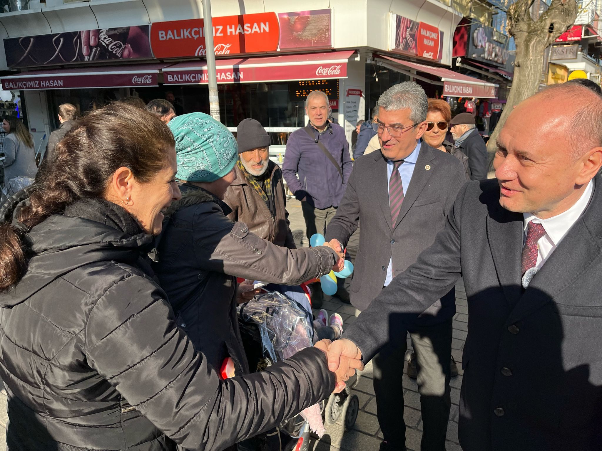 Belediye Başkan Adayımız Tarık Balyalı ve Değerli Örgütümüzle Pendik Sokaklarındayız