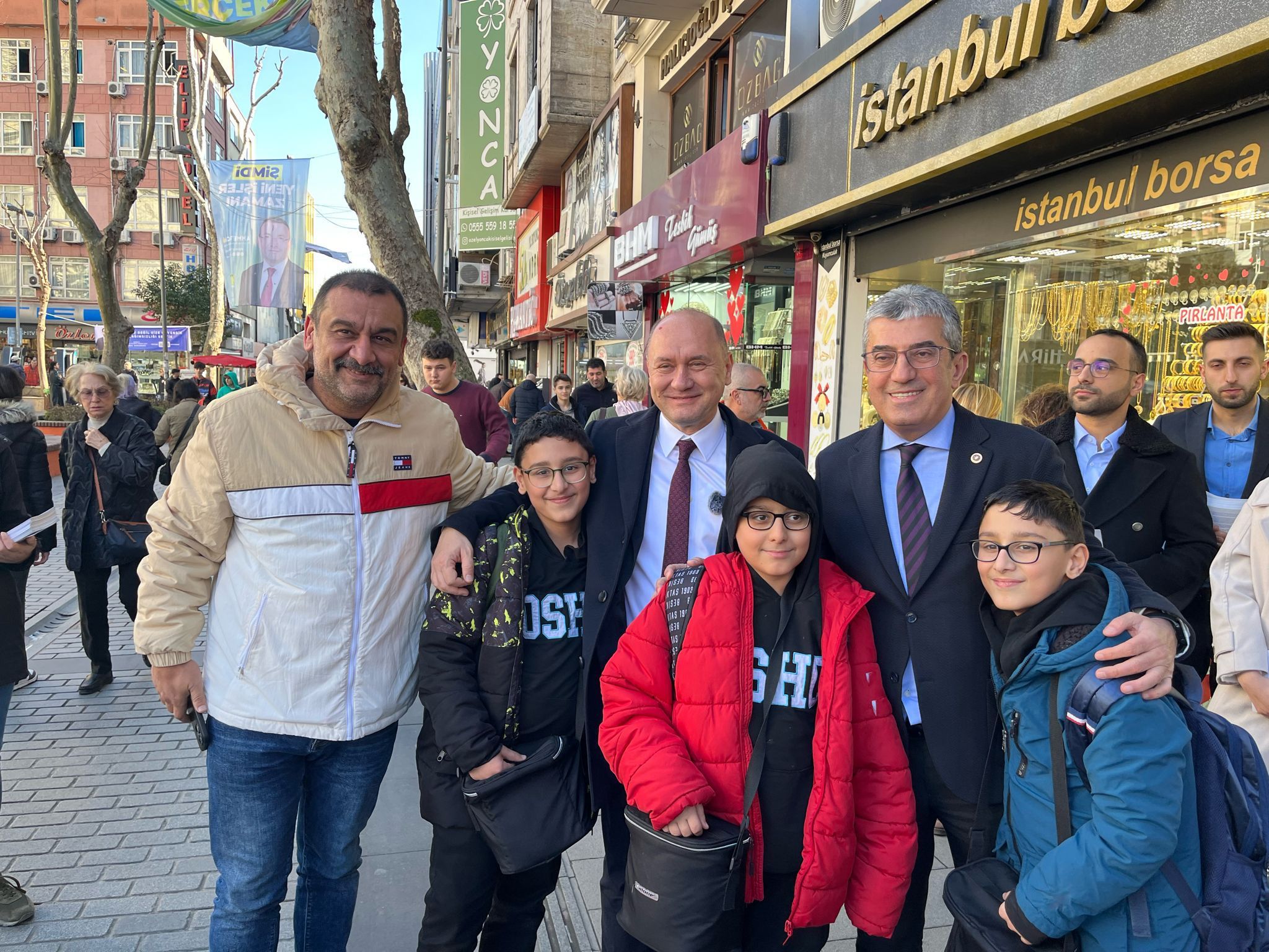 Belediye Başkan Adayımız Tarık Balyalı ve Değerli Örgütümüzle Pendik Sokaklarındayız