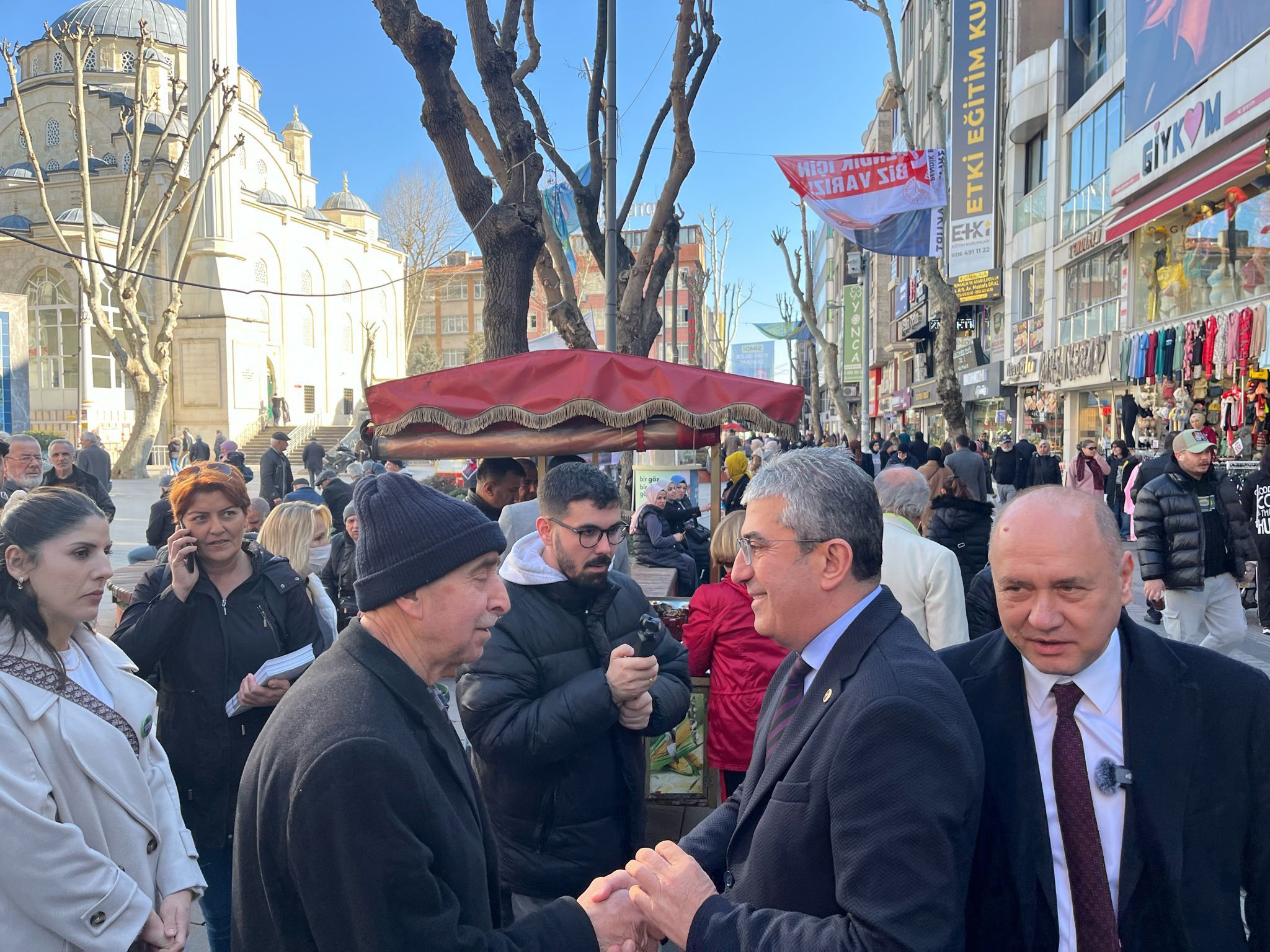 Belediye Başkan Adayımız Tarık Balyalı ve Değerli Örgütümüzle Pendik Sokaklarındayız