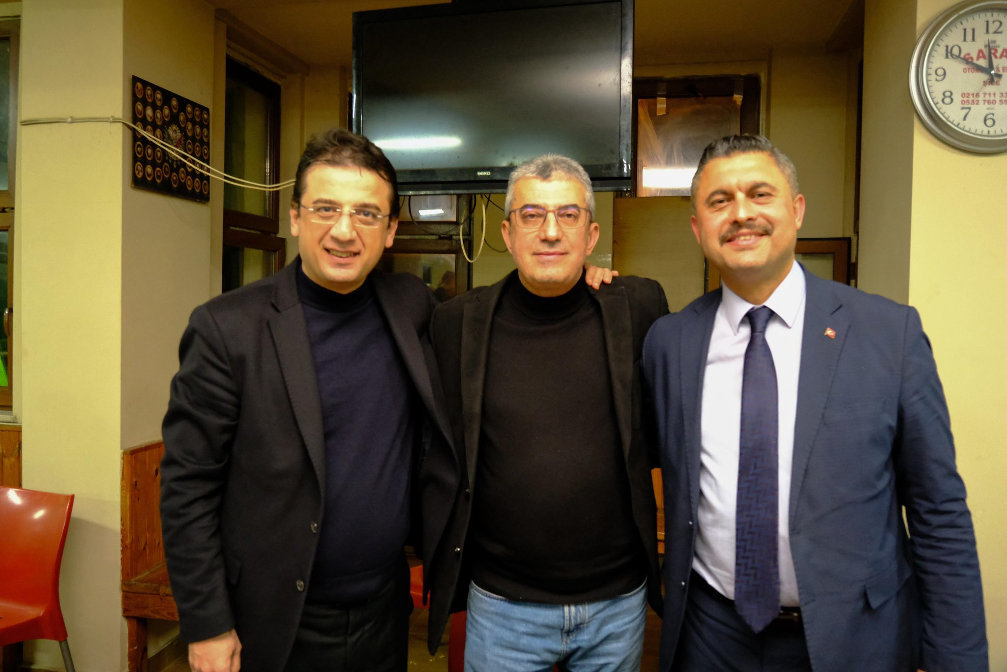 Yürüyoruz kumpasların, tuzakların üstüne..
