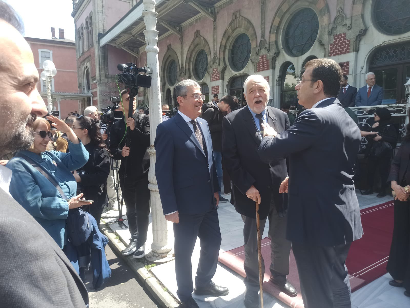 İBB Başkanı İmamoğlu ve CHP Grup Başkanvekili Günaydın, Almanya Cumhurbaşkanı Frank Walter Steinmeier'i Sirkeci Garı'nda karşıladı