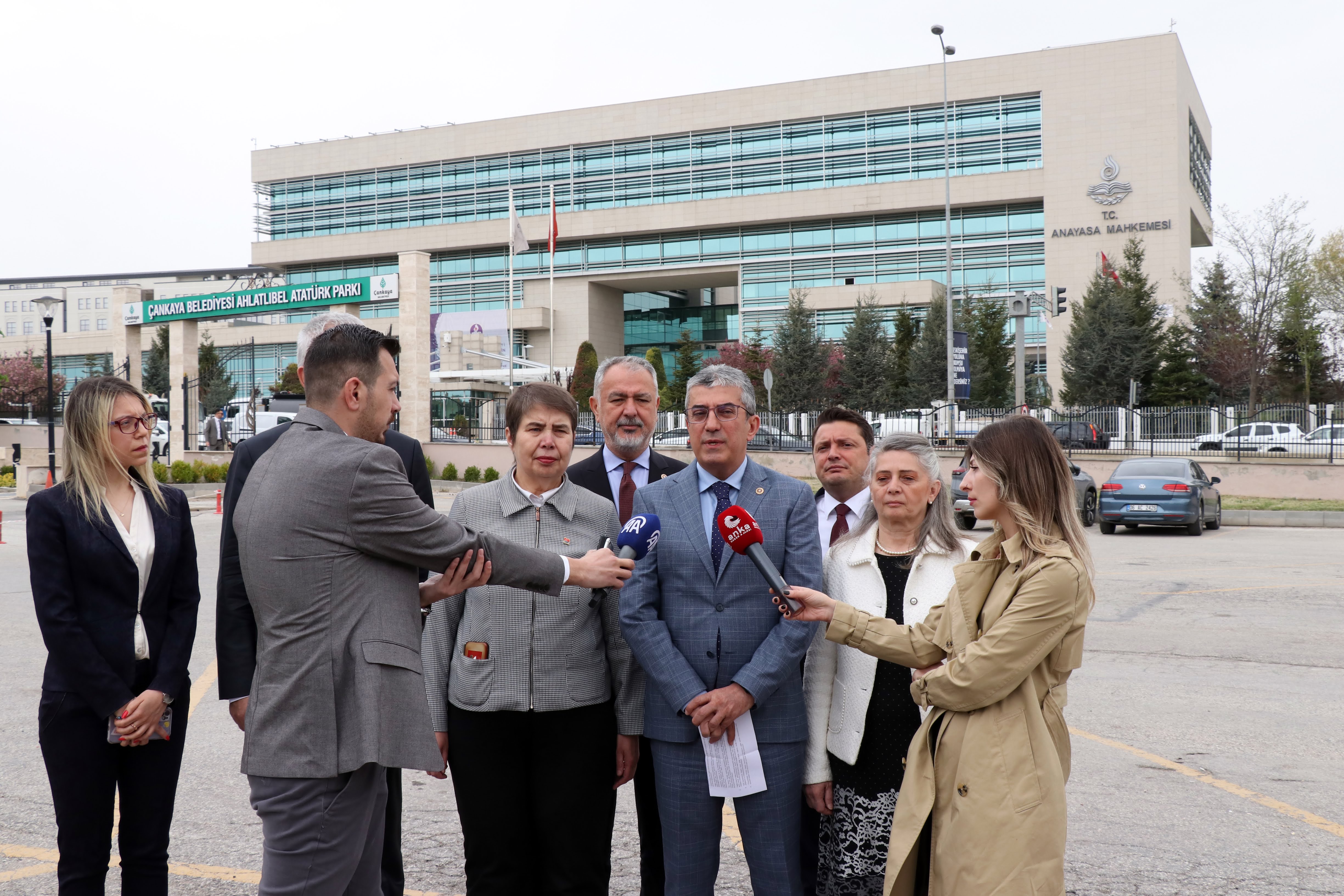 "Bizim buradaki varlığımız yurttaşın güvencesidir, Anayasa Mahkemesi'ne gelmeye devam edeceğiz."