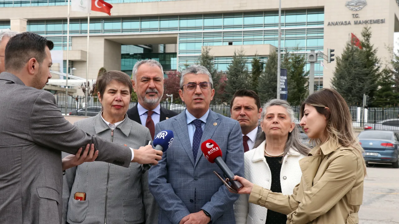 "Bizim buradaki varlığımız yurttaşın güvencesidir, Anayasa Mahkemesi'ne gelmeye devam edeceğiz."