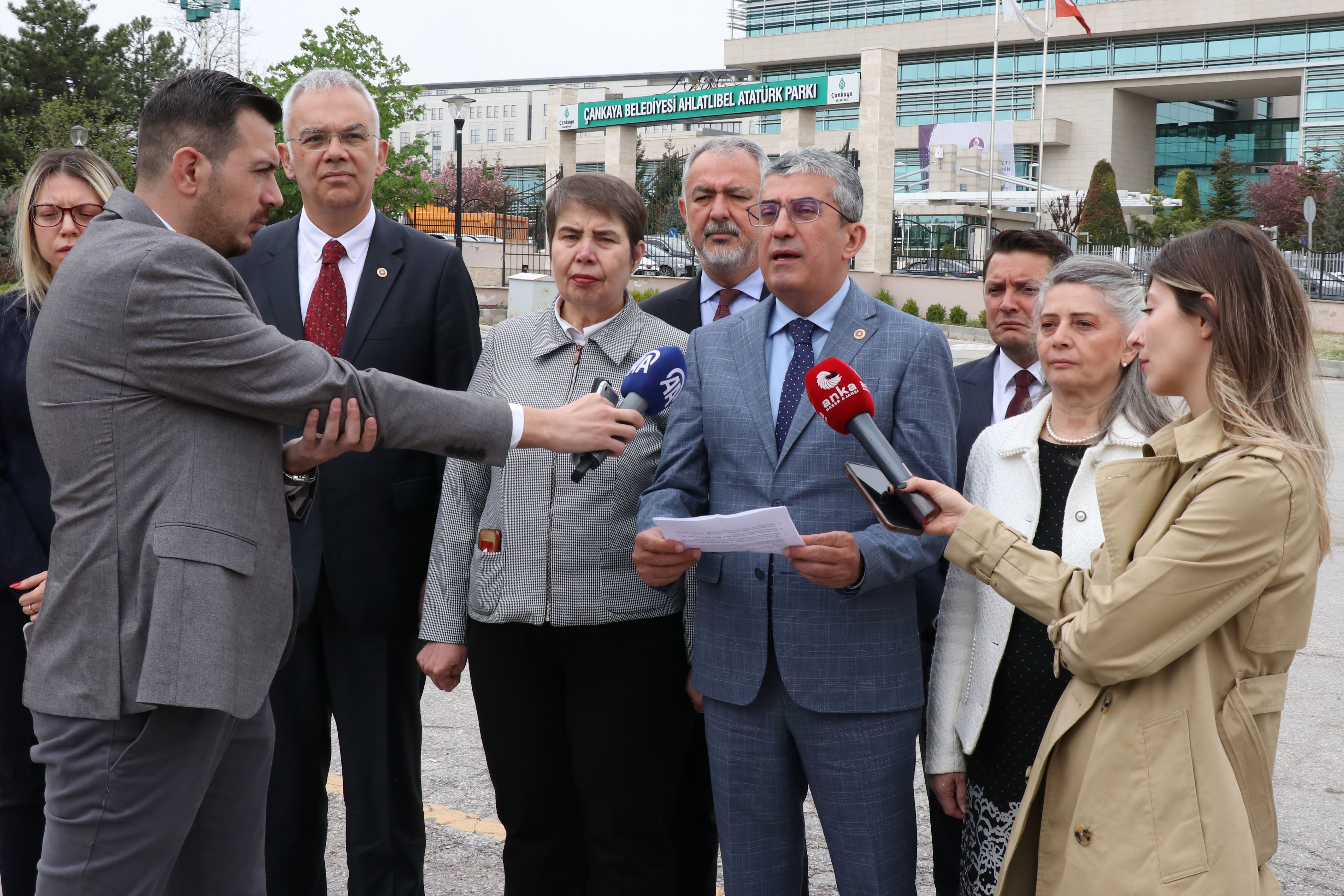 "Bizim buradaki varlığımız yurttaşın güvencesidir, Anayasa Mahkemesi'ne gelmeye devam edeceğiz."