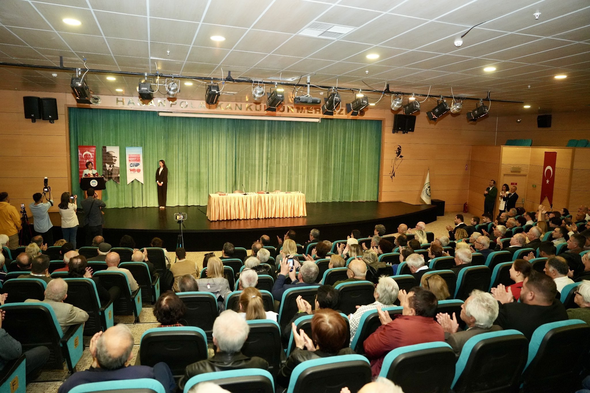 Cumhuriyet Halk Partisi Grup Başkanvekili Gökhan Günaydın Eskişehir Pazar Toplantısı'nda konuştu: Bu Büyük Bir Başarı Ama Aynı Zamanda Çok Büyük Bir Sorumluluk!