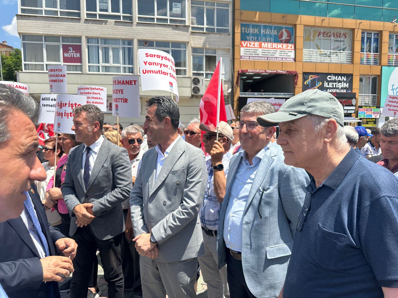 Toprak Mahsulleri Ofisi 'Kara Gün Dostudur' Yazısını Kaldır!