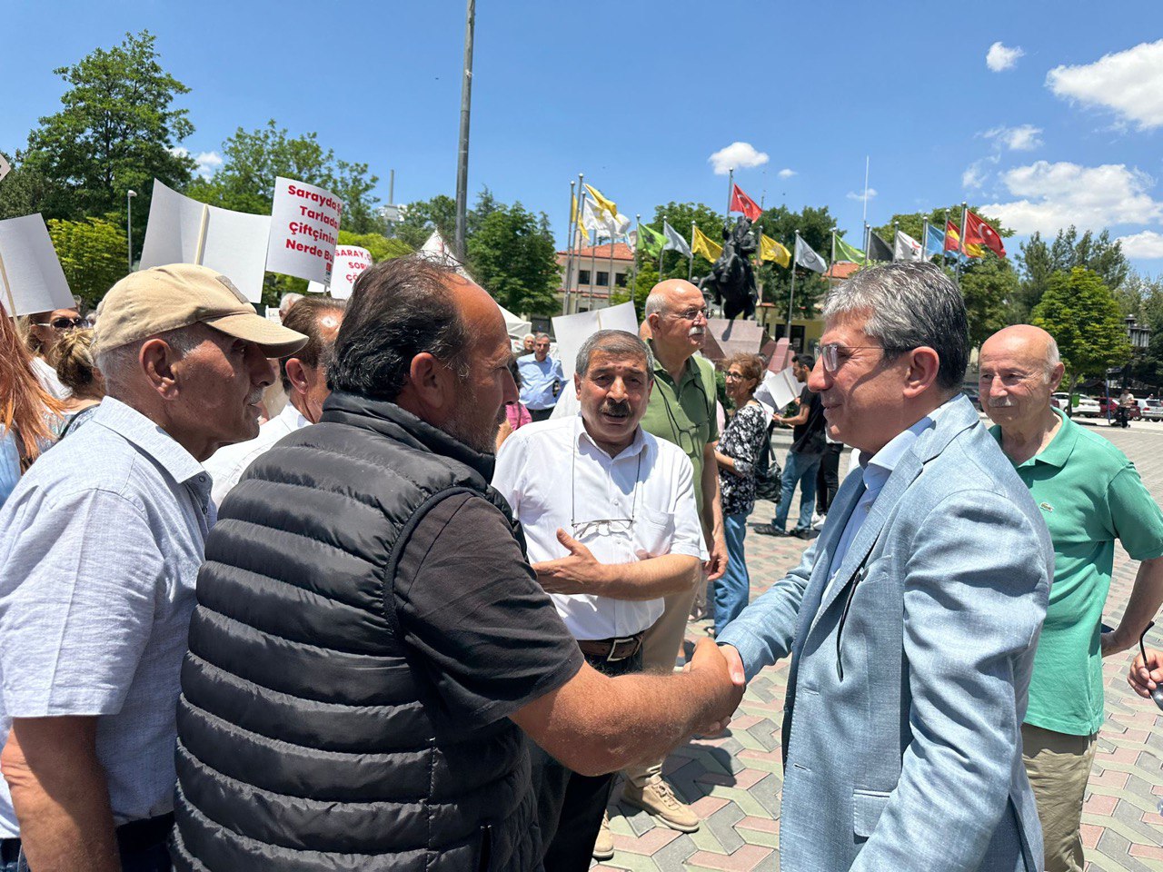 Çiftçimizin Sesine Kulak Ver: Toprak Mahsulleri Ofisi üzerinden 'Kara Gün Dostudur' Yazısını Kaldırın!
