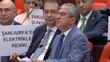 AJet Genel Müdürü hem genel müdürlük hem Yönetim kurulu üyeliği maaşı alır, keyfine bakar. Gerçekleri söyleriz, AKP’de “Kuzuların Sessizliği”.