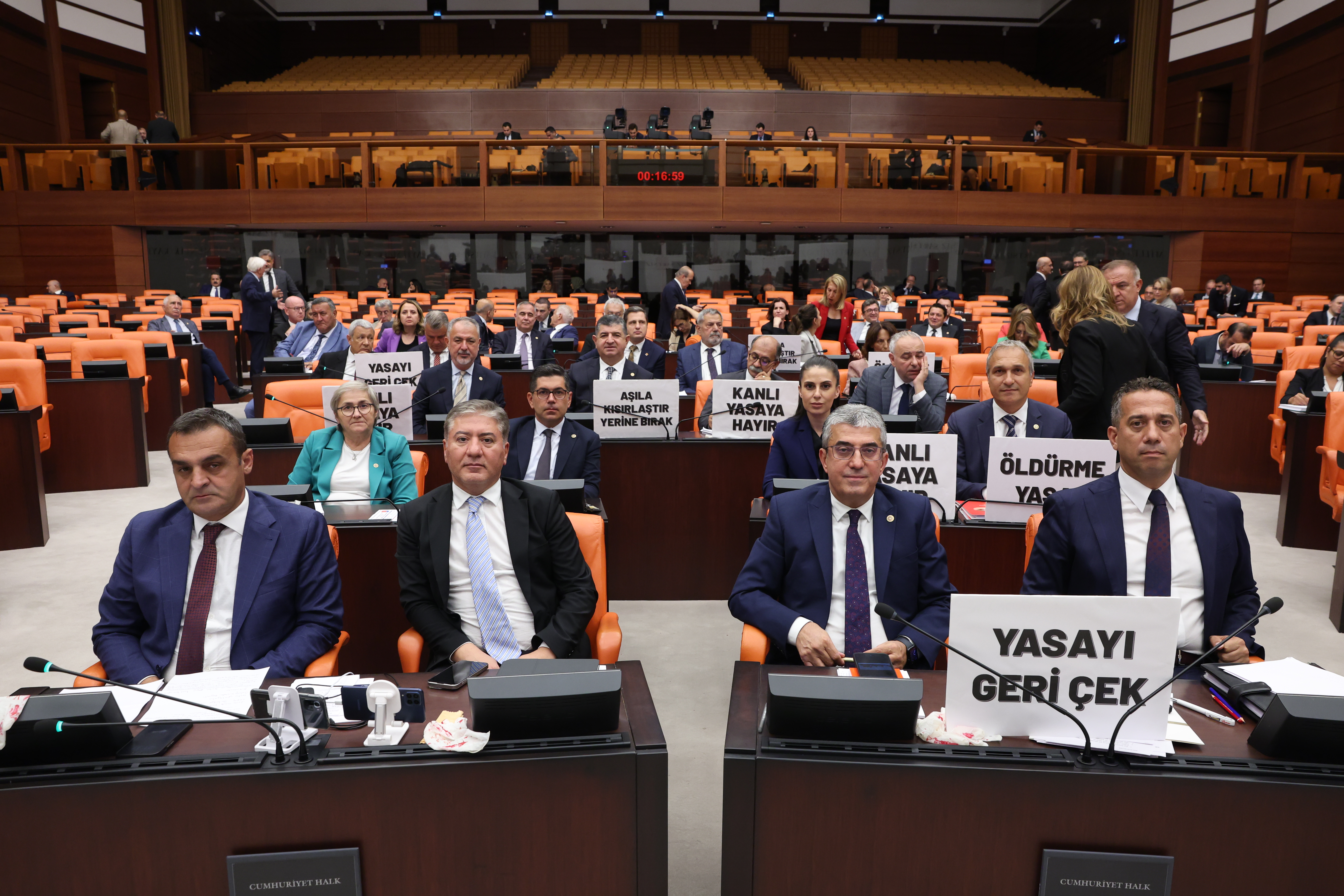 Ölümü Değil Birlikte Yaşamı Savunuyoruz: Yurttaşı kutuplaştırmanıza, gündemi değiştirmenize izin vermeyeceğiz!