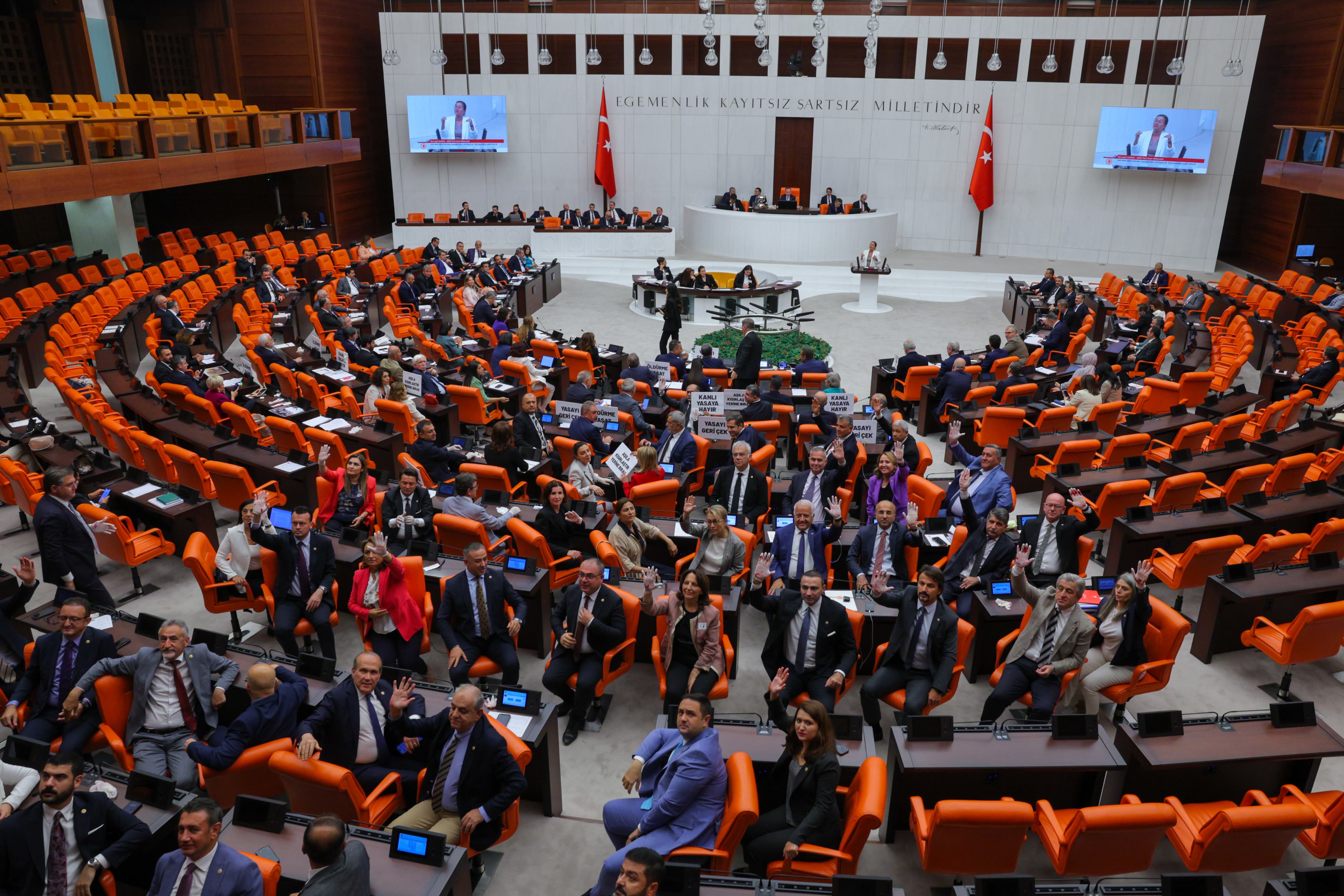 Ölümü Değil Birlikte Yaşamı Savunuyoruz: Yurttaşı kutuplaştırmanıza, gündemi değiştirmenize izin vermeyeceğiz!