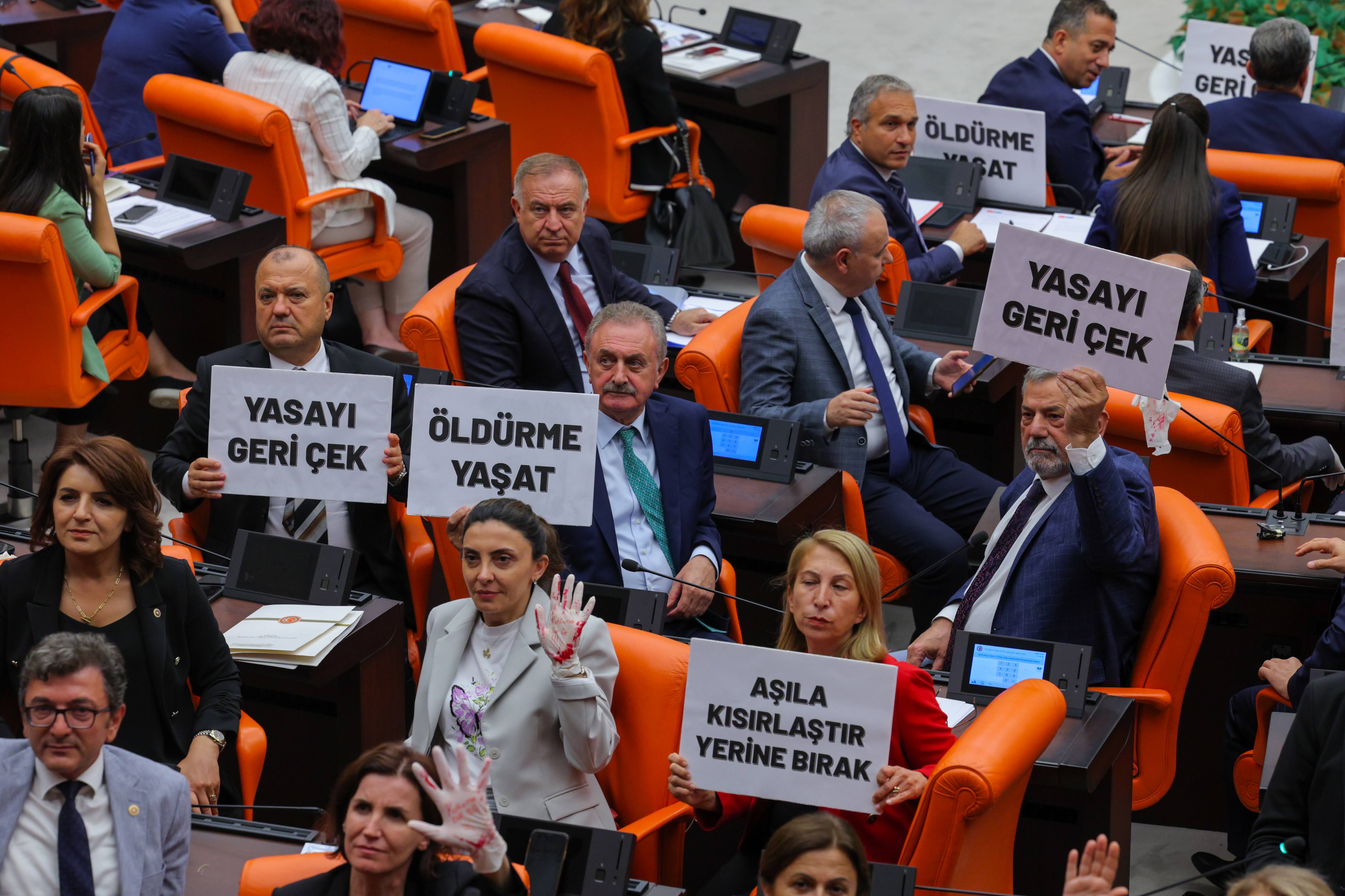 Ölümü Değil Birlikte Yaşamı Savunuyoruz: Yurttaşı kutuplaştırmanıza, gündemi değiştirmenize izin vermeyeceğiz!