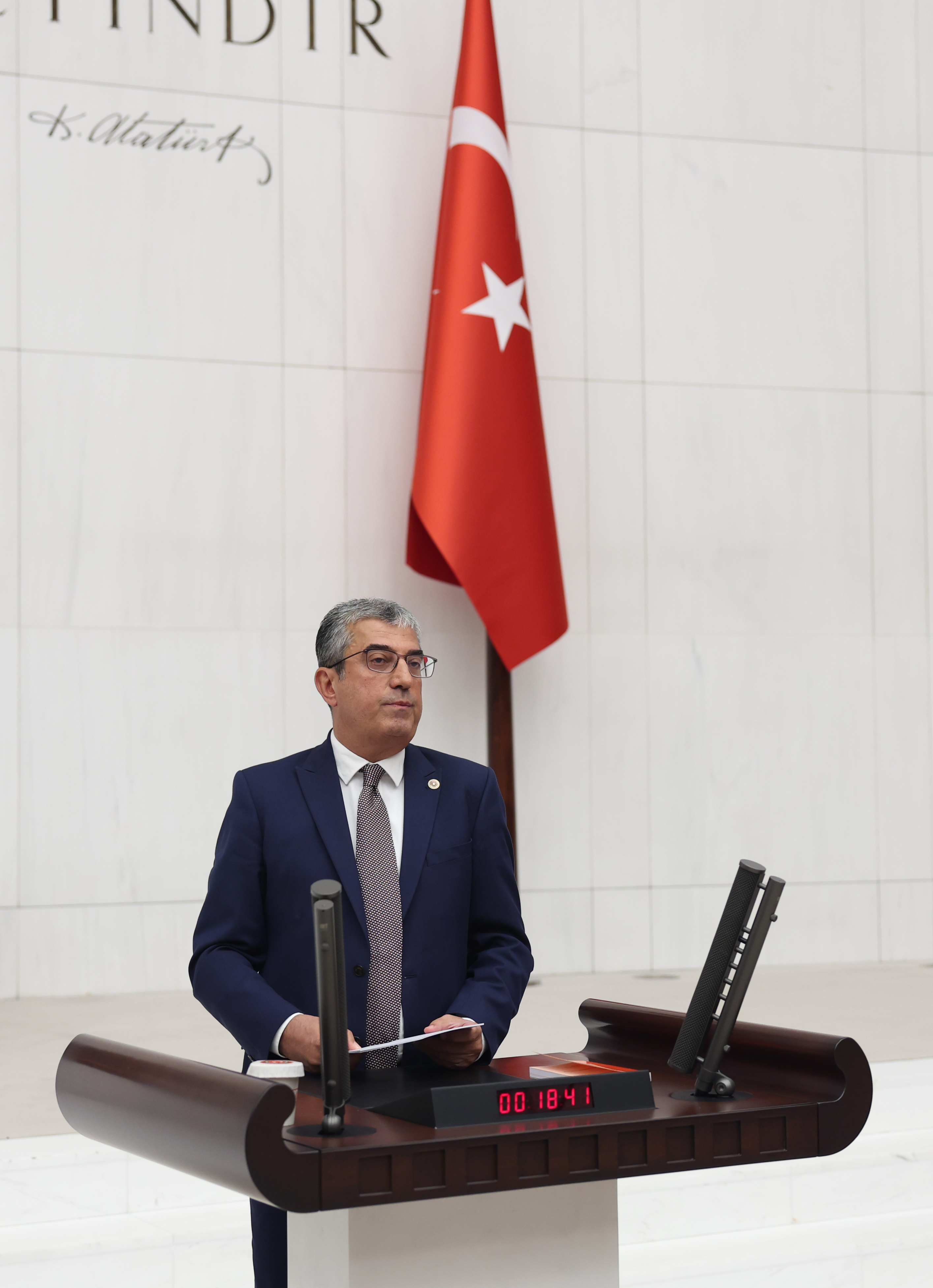 29 Temmuz’da çalışmalarına ara veren TBMM’yi, 1 Ağustos 2024 tarihli Resmi Gazete’de yayımlanan AYM kararı nedeniyle olağanüstü toplantıya çağırmış bulunuyoruz. Yapılması Gereken 1 Ağustos 2024 tarihli Resmi Gazete’de yayımlanan AYM'nin Can Atalay Kararının Okutulmasıdır!