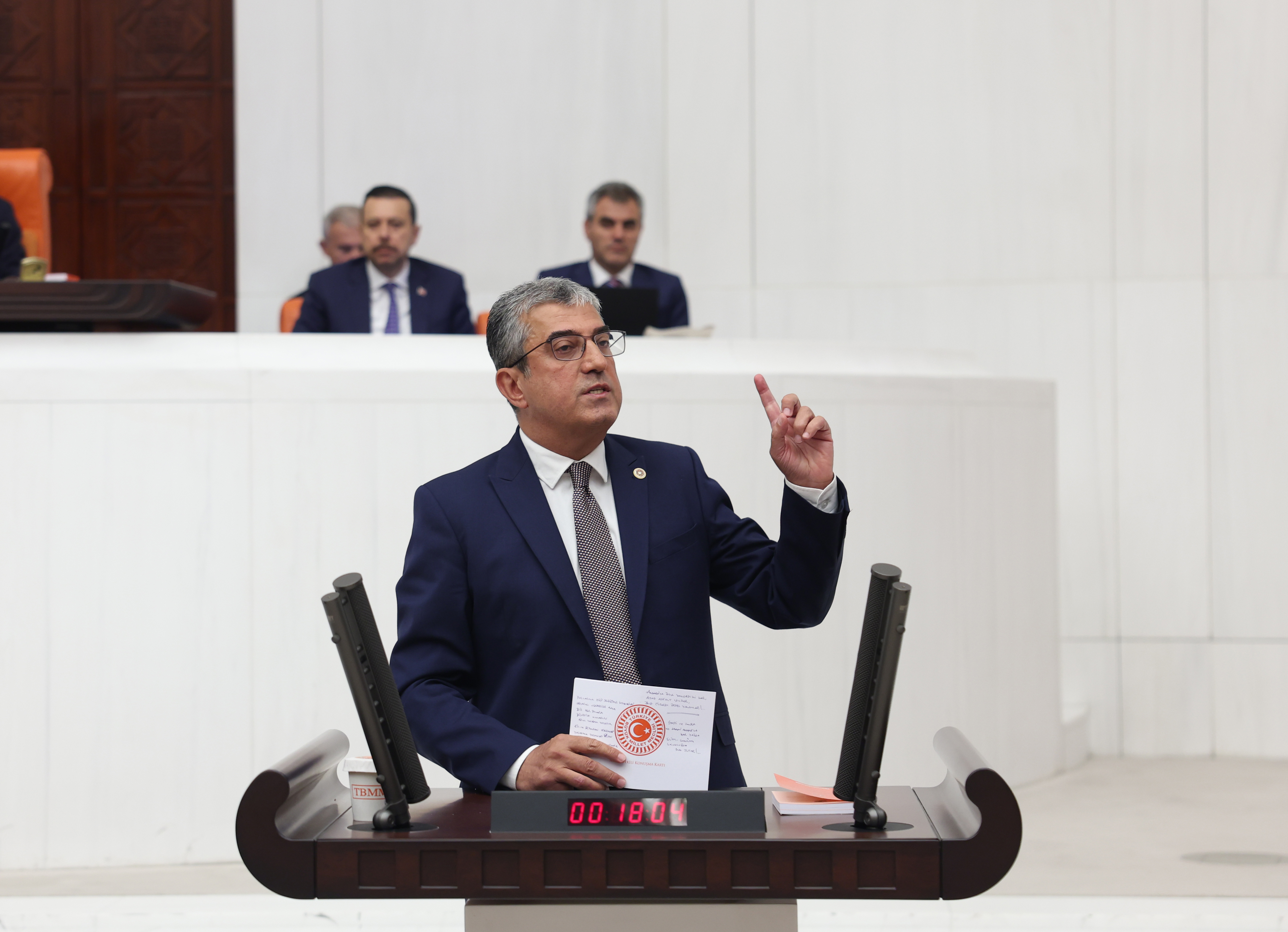 29 Temmuz’da çalışmalarına ara veren TBMM’yi, 1 Ağustos 2024 tarihli Resmi Gazete’de yayımlanan AYM kararı nedeniyle olağanüstü toplantıya çağırmış bulunuyoruz. Yapılması Gereken 1 Ağustos 2024 tarihli Resmi Gazete’de yayımlanan AYM'nin Can Atalay Kararının Okutulmasıdır!