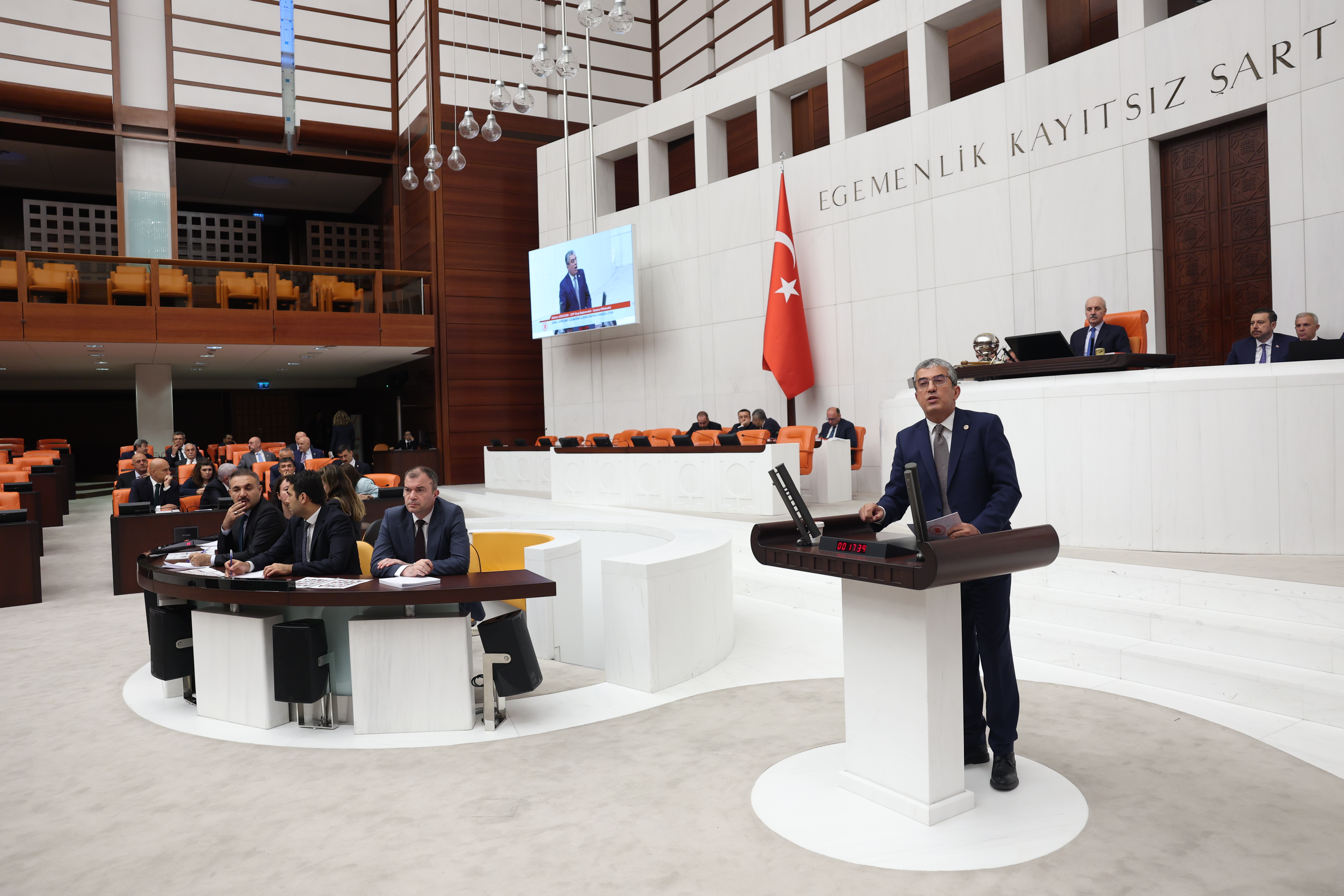 29 Temmuz’da çalışmalarına ara veren TBMM’yi, 1 Ağustos 2024 tarihli Resmi Gazete’de yayımlanan AYM kararı nedeniyle olağanüstü toplantıya çağırmış bulunuyoruz. Yapılması Gereken 1 Ağustos 2024 tarihli Resmi Gazete’de yayımlanan AYM'nin Can Atalay Kararının Okutulmasıdır!