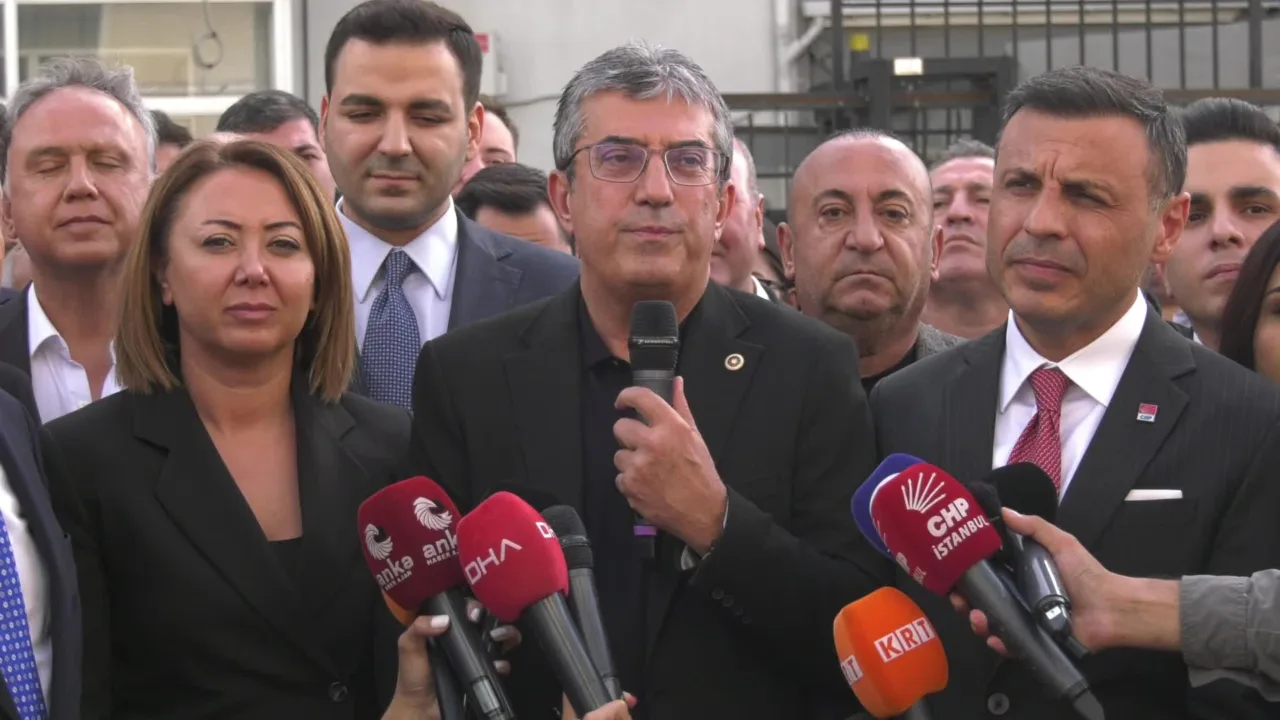 CHP Grup Başkanvekili Gökhan Günaydın Büyükçekmece 10. Asliye Ceza Mahkemesi'ndeki Ekrem İmamoğlu hakkında görülen dava ile ilgili açıklama bir açıklama yaptı.