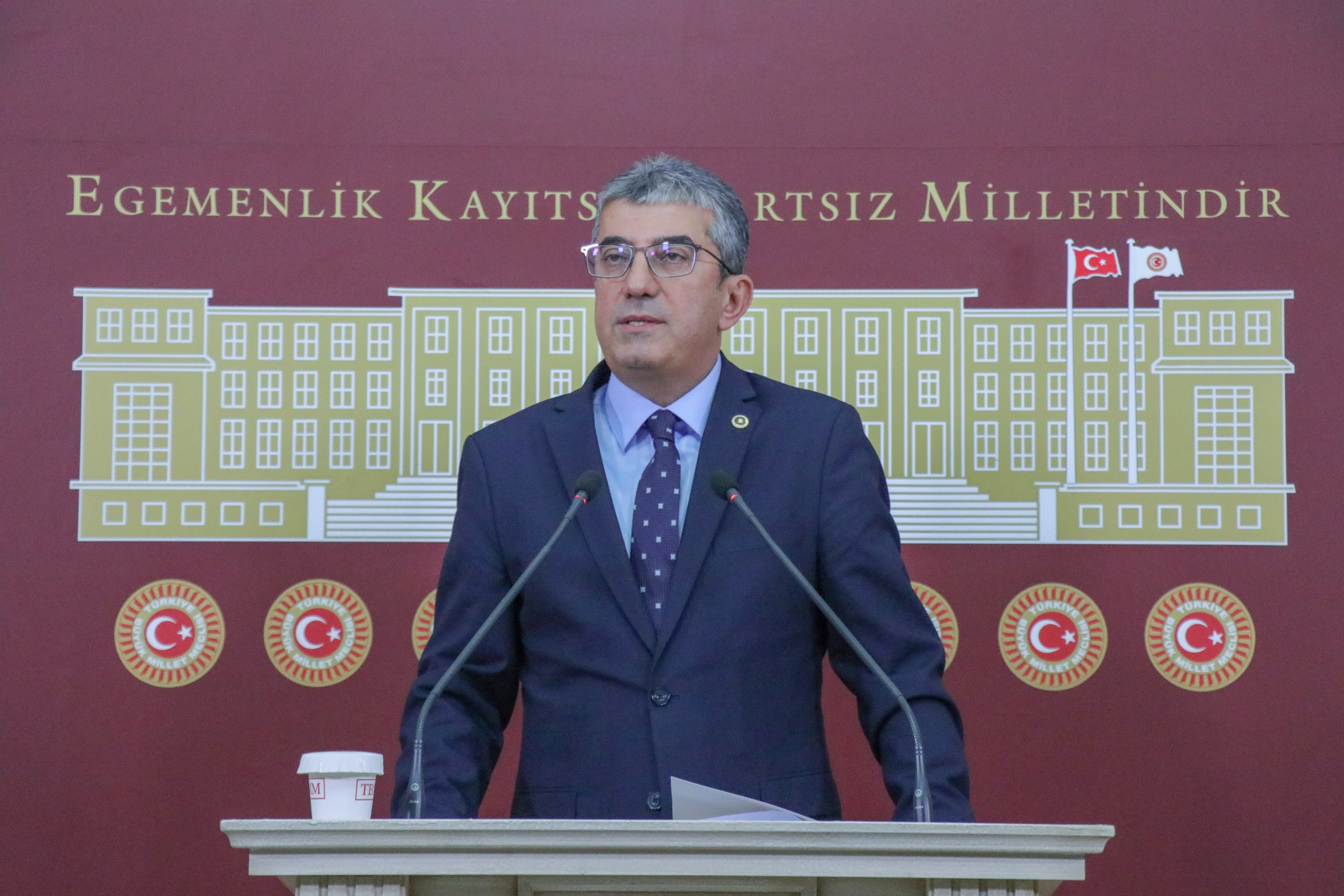 CHP Grup Başkanvekili Gökhan Günaydın, Erdoğan için "Bu memleketin bir beka sorunu varsa adı da soyadı da sensin." ifadelerini kullandı.