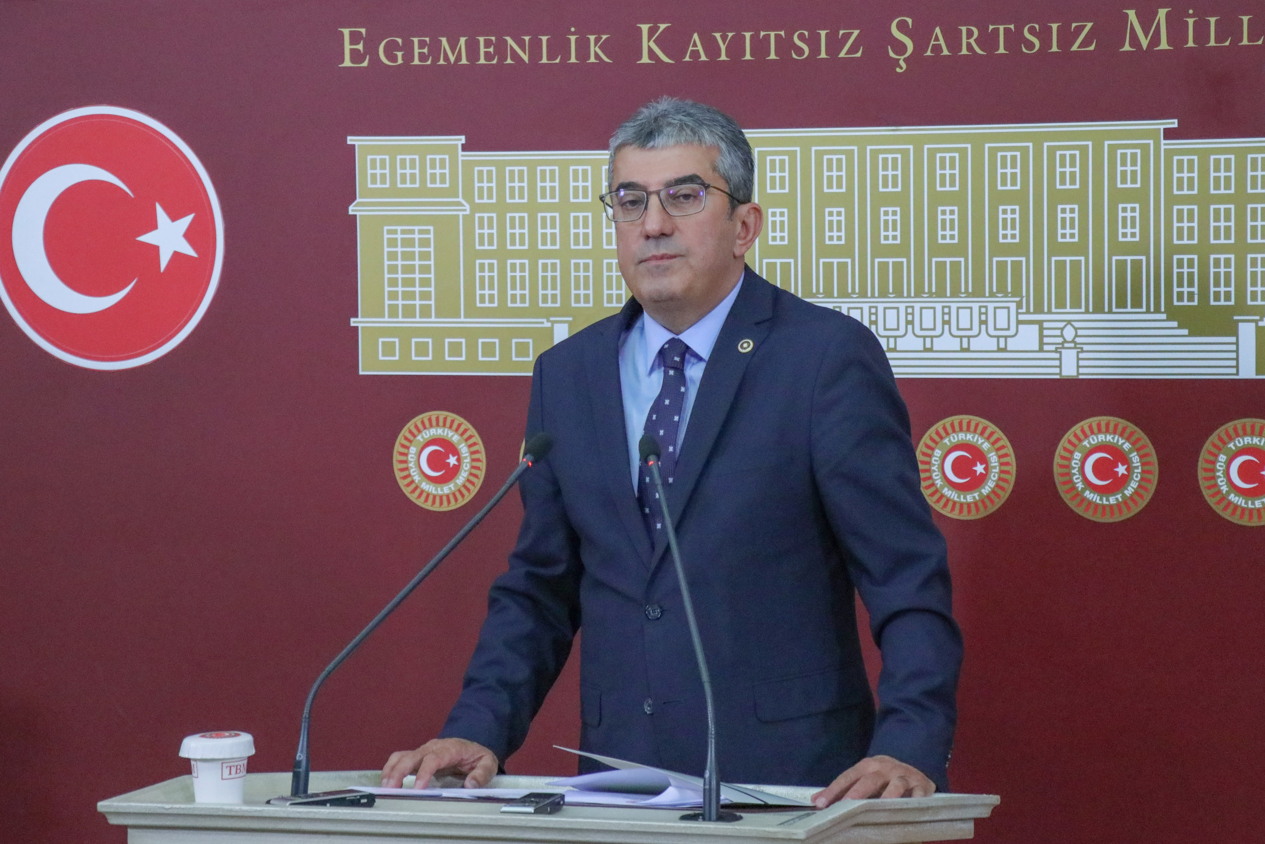CHP Grup Başkanvekili Gökhan Günaydın, Erdoğan için "Bu memleketin bir beka sorunu varsa adı da soyadı da sensin." ifadelerini kullandı.