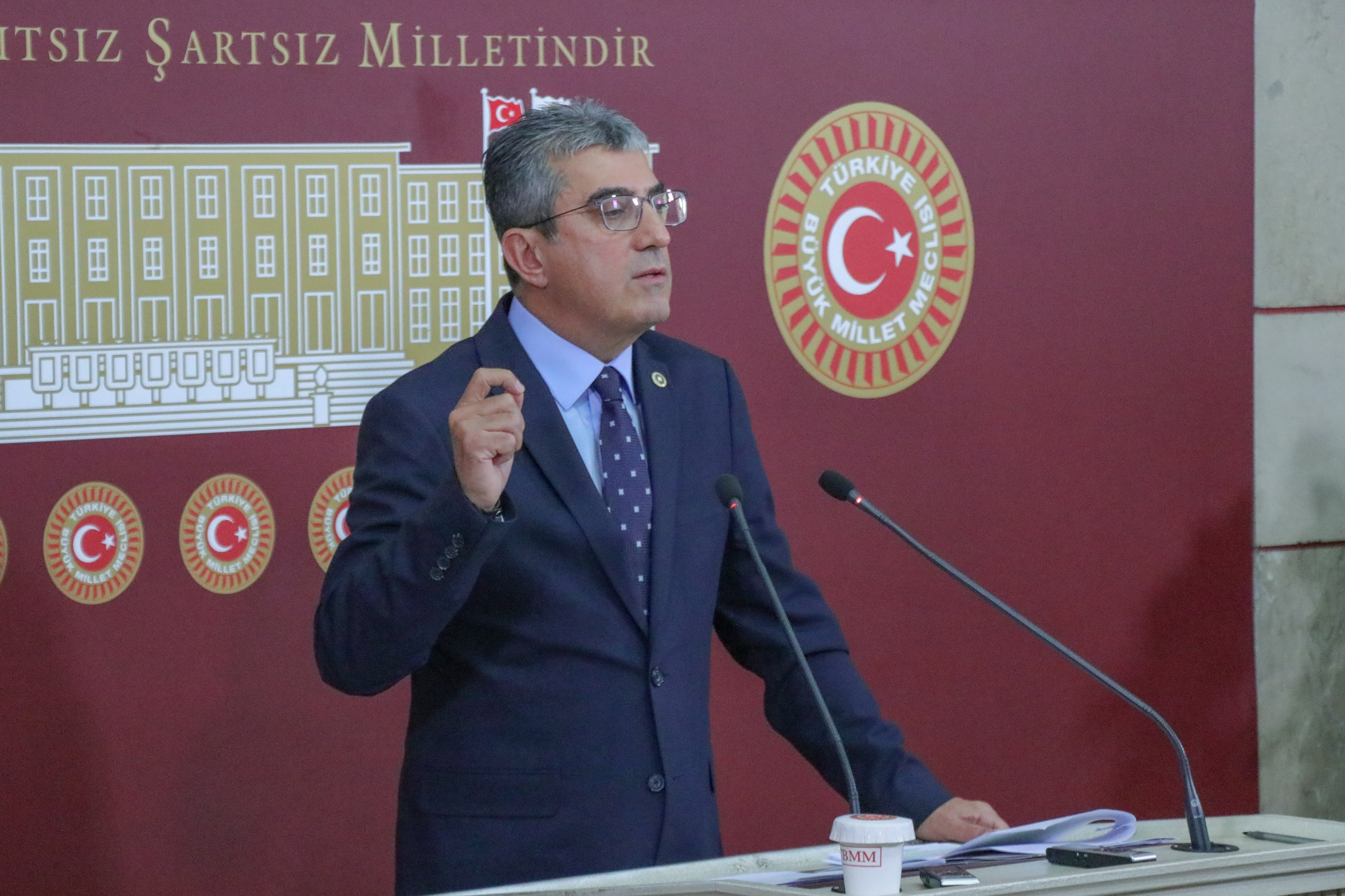 CHP Grup Başkanvekili Gökhan Günaydın, Erdoğan için "Bu memleketin bir beka sorunu varsa adı da soyadı da sensin." ifadelerini kullandı.