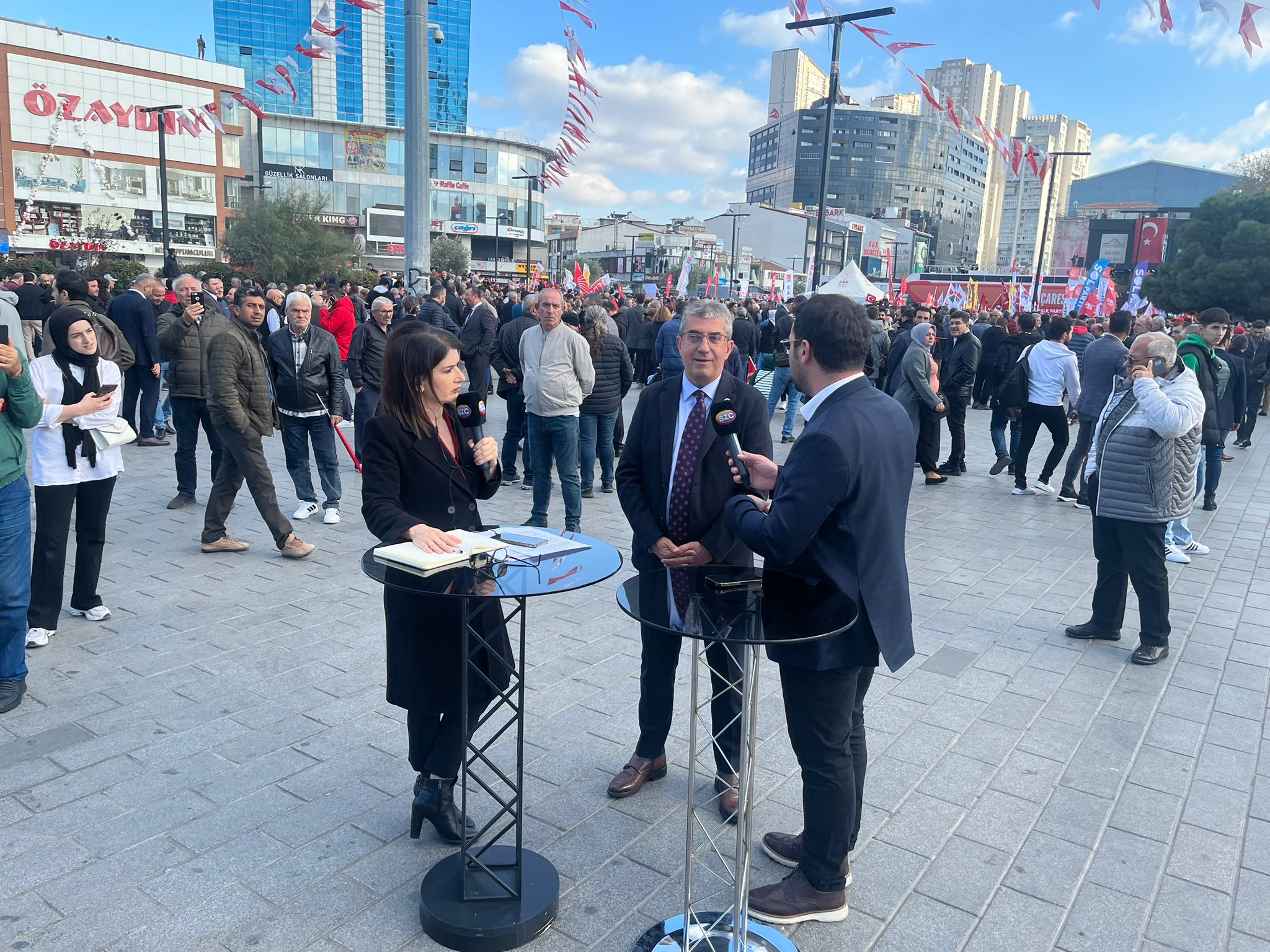 Cumhuriyet Halk Partisi Grup Başkanvekili Gökhan Günaydın, Esenyurt'taki 'Kayyum Karşıtı Miting'den canlı yayın yapan Sözcü TV'de Öncesi Sonrası programında Senem Toluay Ilgaz ve Altan Sancar'ın sorularını yanıtlayarak gündeme ilişkin değerlendirmelerde bulundu.