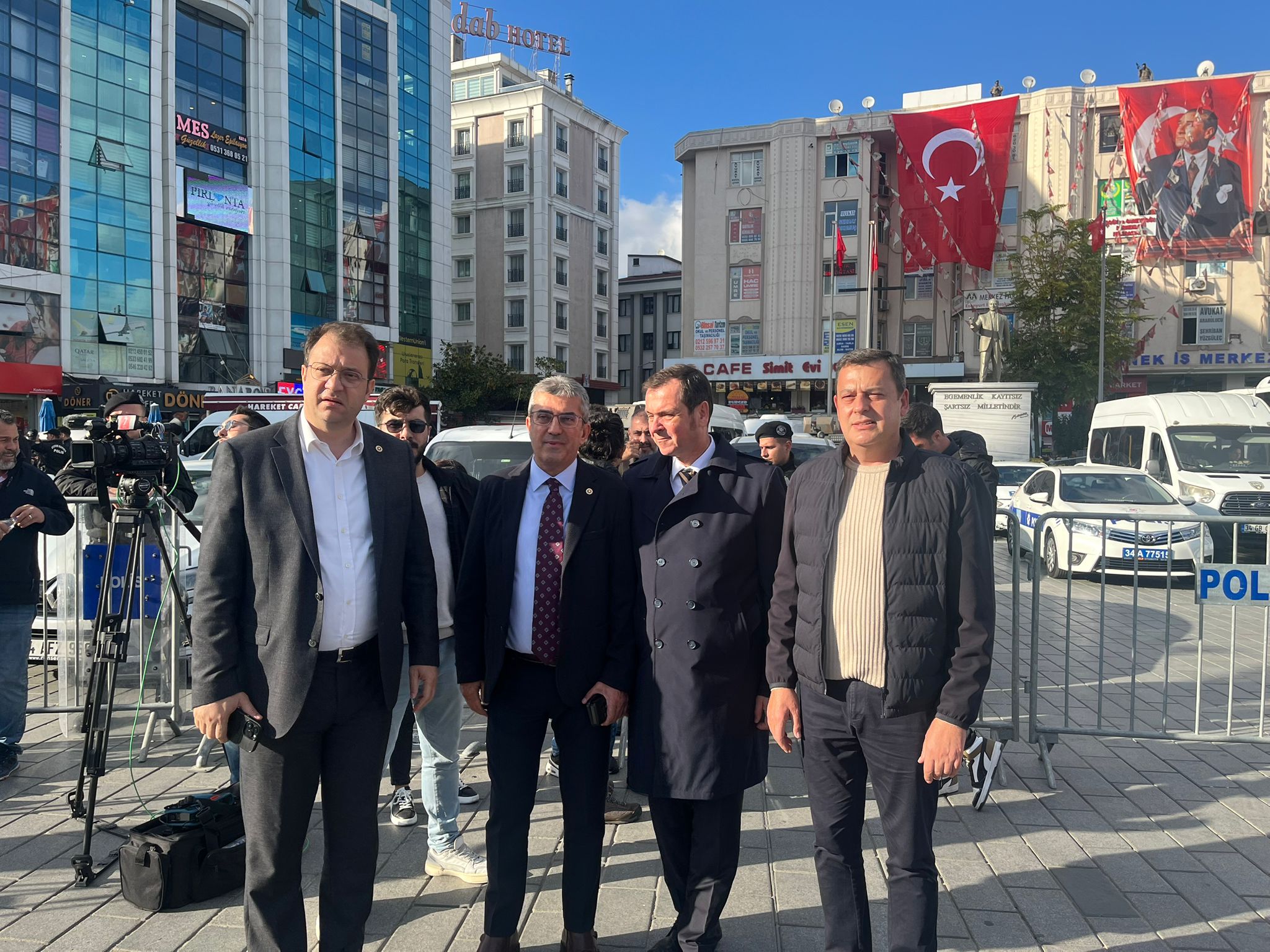 Cumhuriyet Halk Partisi Grup Başkanvekili Gökhan Günaydın, Esenyurt'taki 'Kayyum Karşıtı Miting'den canlı yayın yapan Sözcü TV'de Öncesi Sonrası programında Senem Toluay Ilgaz ve Altan Sancar'ın sorularını yanıtlayarak gündeme ilişkin değerlendirmelerde bulundu.