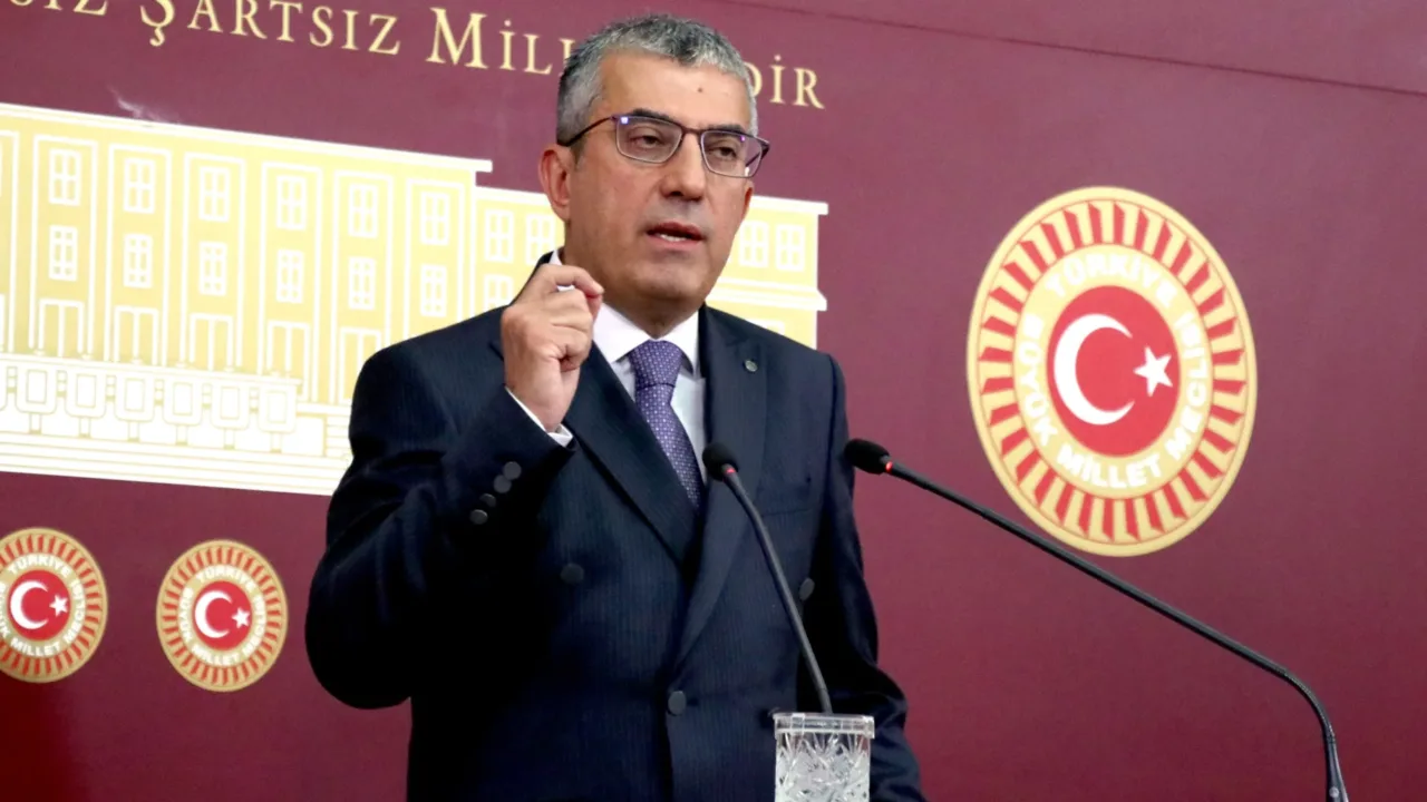 CHP'li Gökhan Günaydın, KARAR’a konuştu: “AKP ile normalleşme olmaz, 22 yıldır bir şey yapmayan bugün ne yapabilir?”