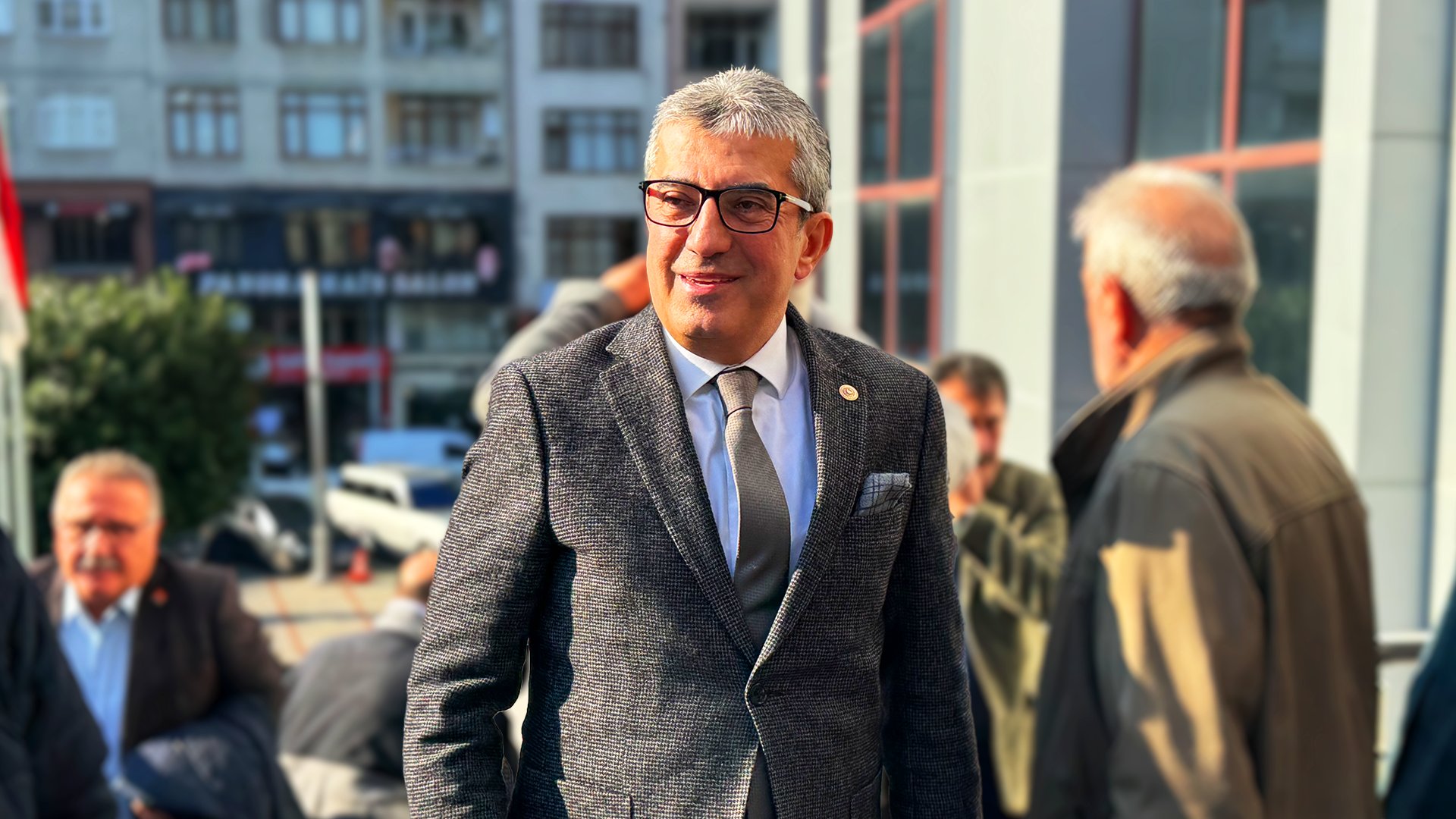 Rize Valisi AKP Takımına Şoför Olmuş!