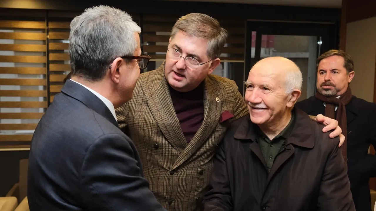 Günaydın Kocaeli ziyaretinde “Merkezi iktidar olmadan yerel iktidar olmak yetmiyor, kurucularımıza ve çocuklara karşı sorumluluklarımız var” dedi.