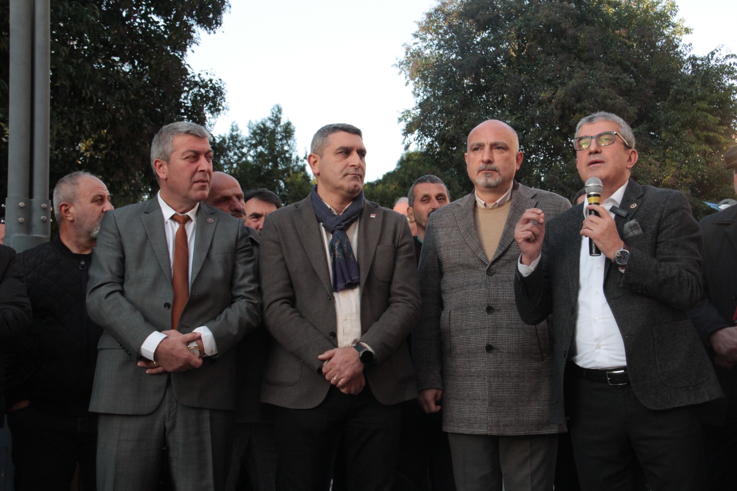 Doğa mücadelesi sırasında Cankurtaran'da kaybedilen Reşit Kibar’ın Yaşam Nöbeti'ne katılan Günaydın: “Doğasını savunan onurlu insanları saygıyla selamlıyorum”