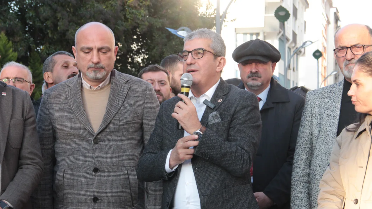 Doğa mücadelesi sırasında Cankurtaran'da kaybedilen Reşit Kibar’ın Yaşam Nöbeti'ne katılan Günaydın: “Doğasını savunan onurlu insanları saygıyla selamlıyorum”