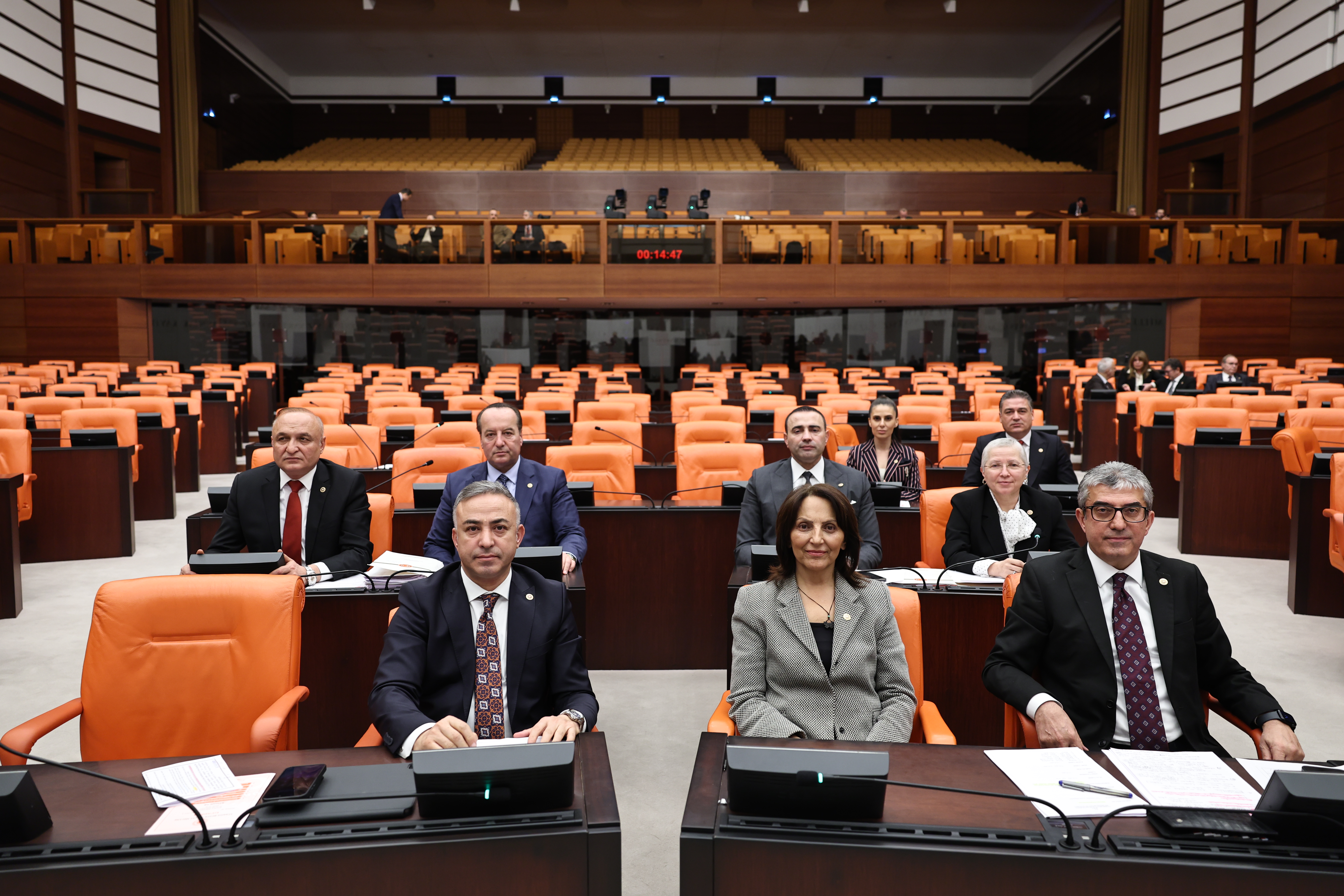 Bolu Kartalkaya'da meydana gelen yangın faciasına ilişkin araştırma önergesi hakkında CHP Grup Başkanvekili Gökhan Günaydın "Turizm Bakanında biraz vicdan varsa, onuru olsa uyuyamaz ve istifa eder" ifadesini kullandı.