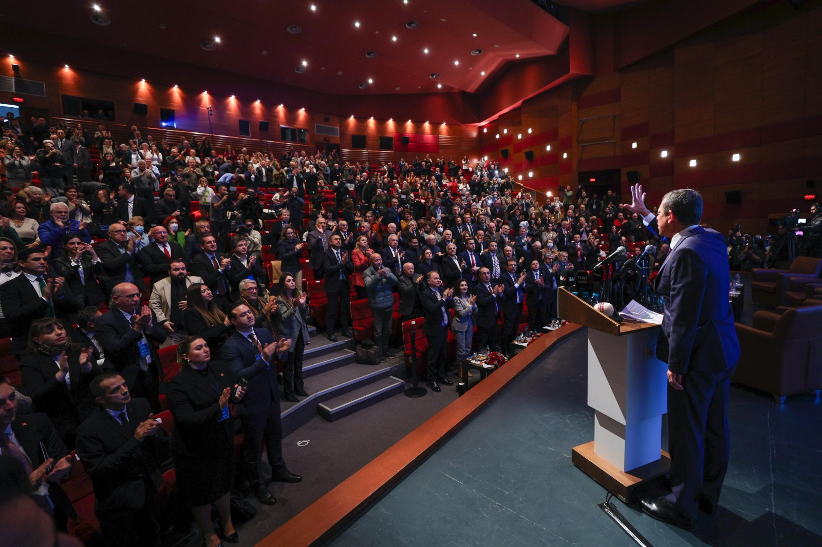 CHP Grup Başkanvekili Gökhan Günaydın, “Modern Hukuk ve Yargının Siyasallaşması” panelinde İBB Başkanı Ekrem İmamoğlu hakkında soruşturma başlatıldığını söyledi.