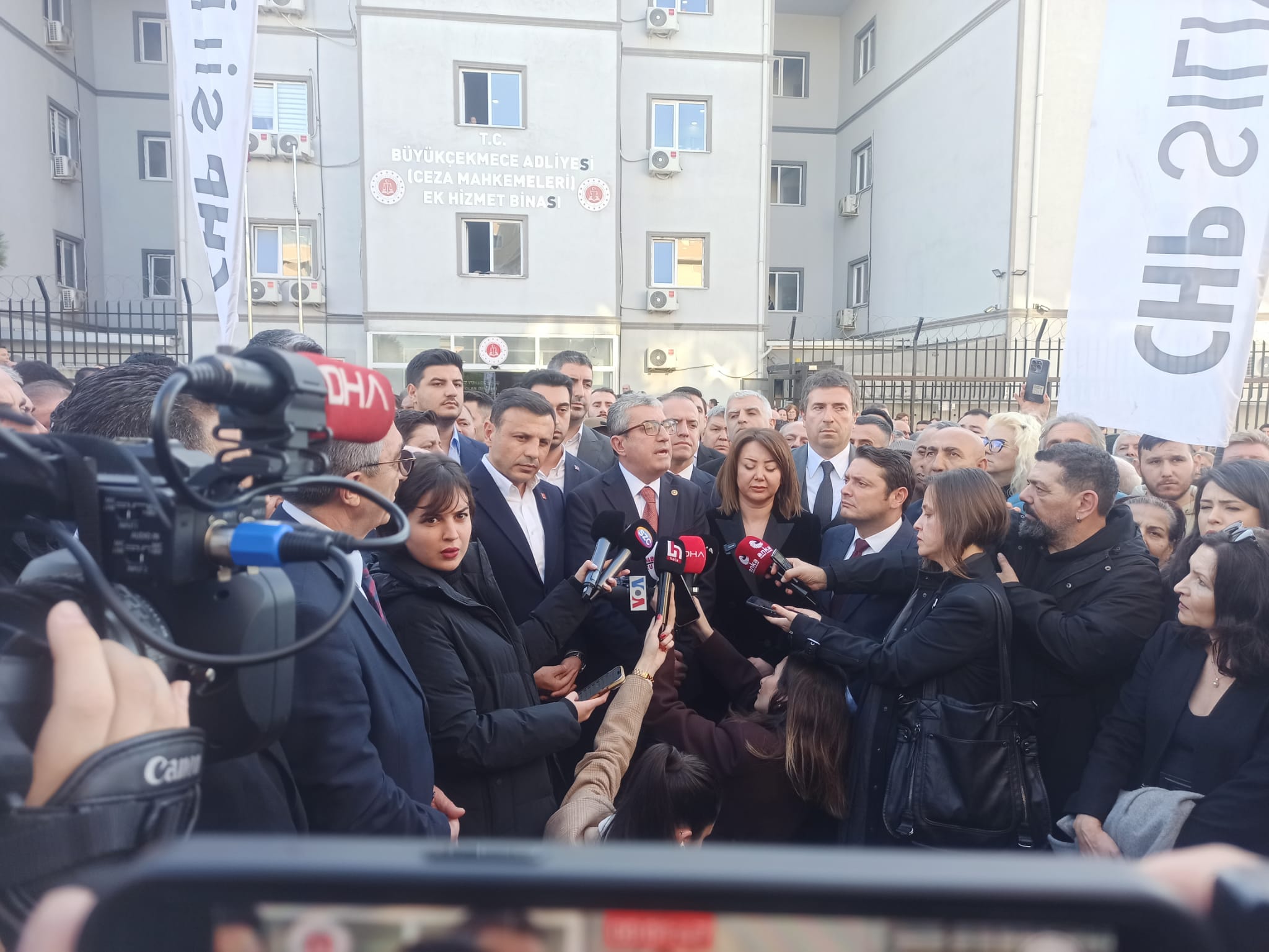 İmamoğlu Davaları Araçsallaştırılmış Yargı Tarihine Geçmeye Devam Ediyor!