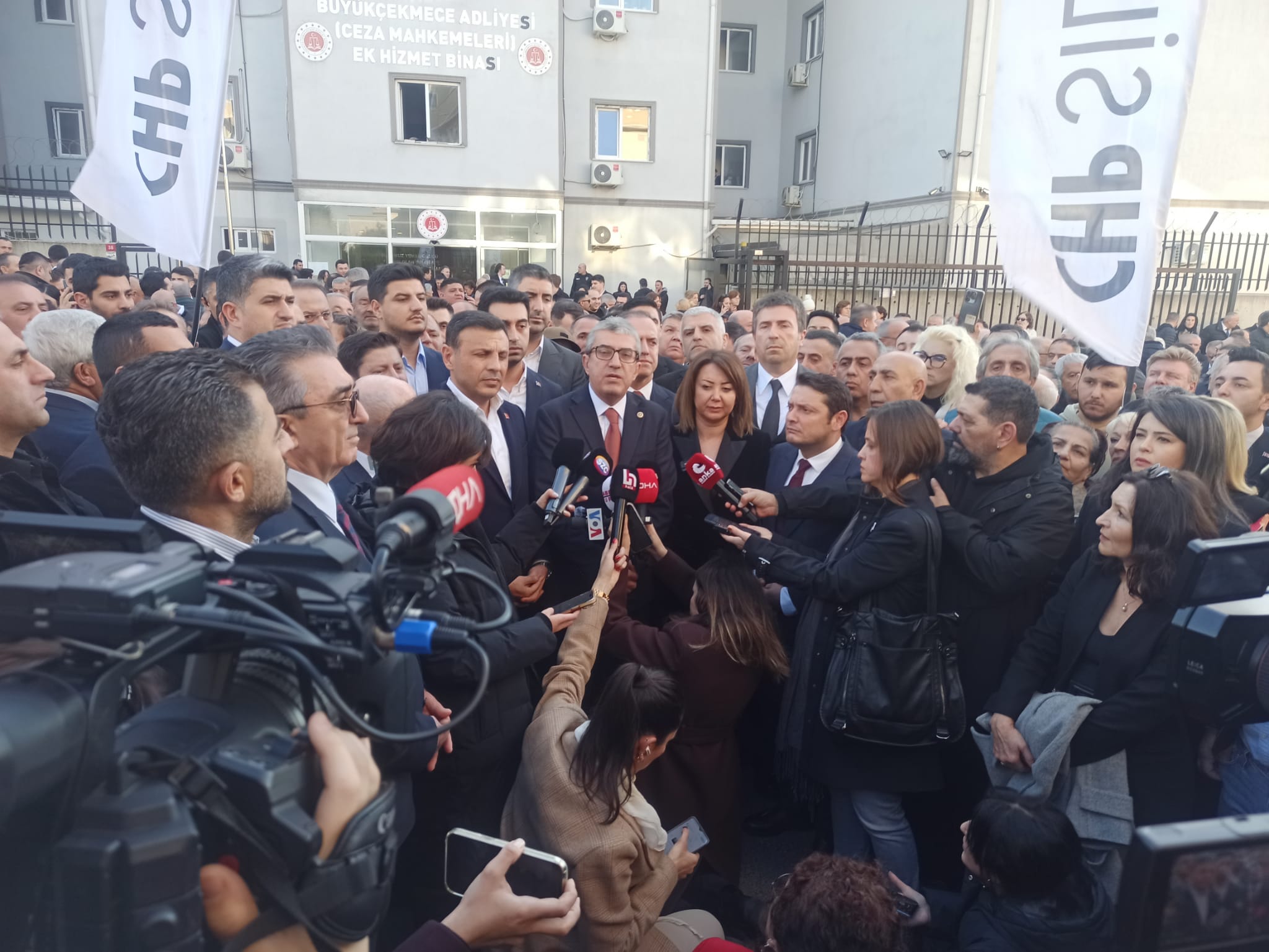 İmamoğlu Davaları Araçsallaştırılmış Yargı Tarihine Geçmeye Devam Ediyor!