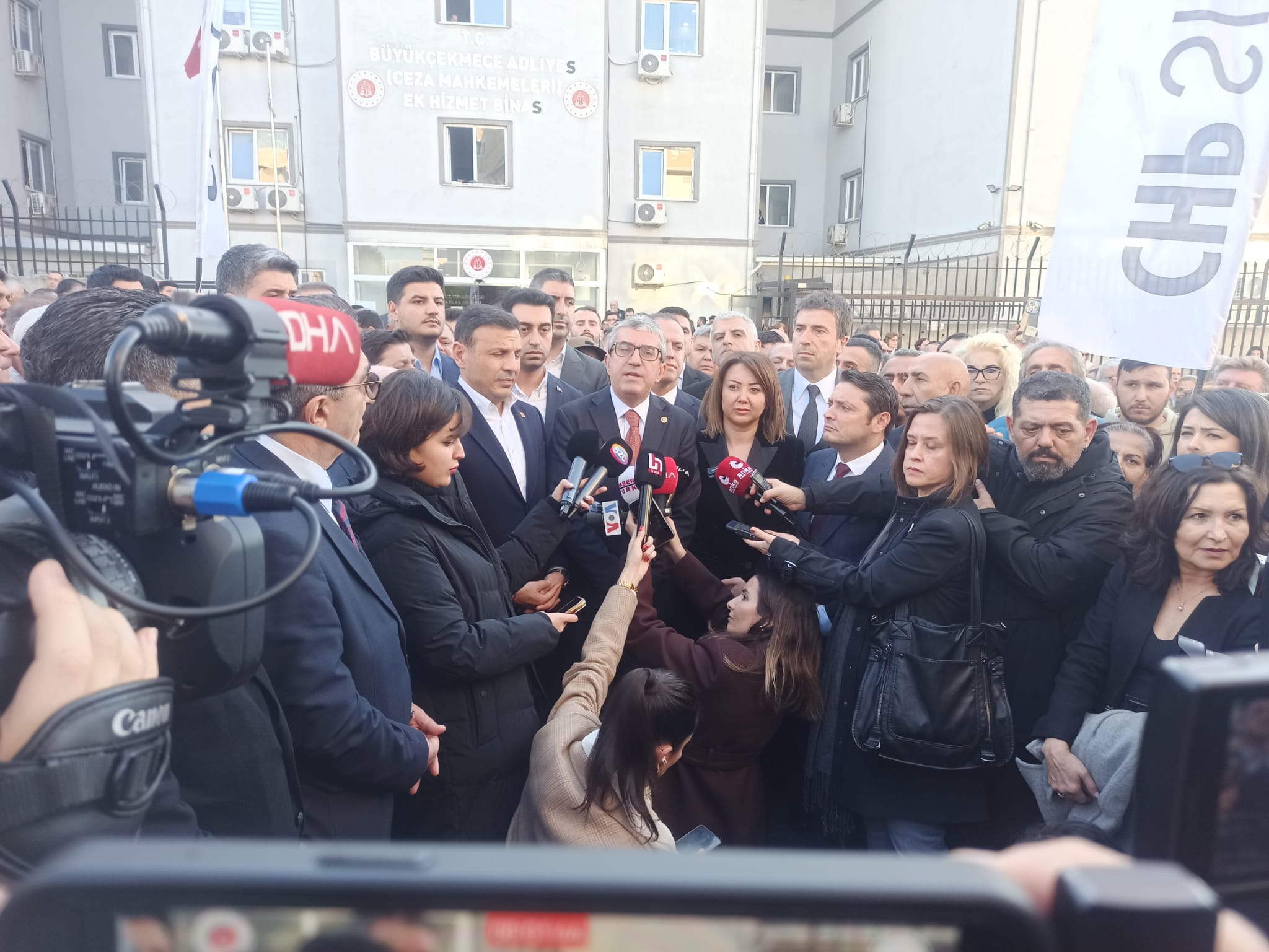 İmamoğlu Davaları Araçsallaştırılmış Yargı Tarihine Geçmeye Devam Ediyor!