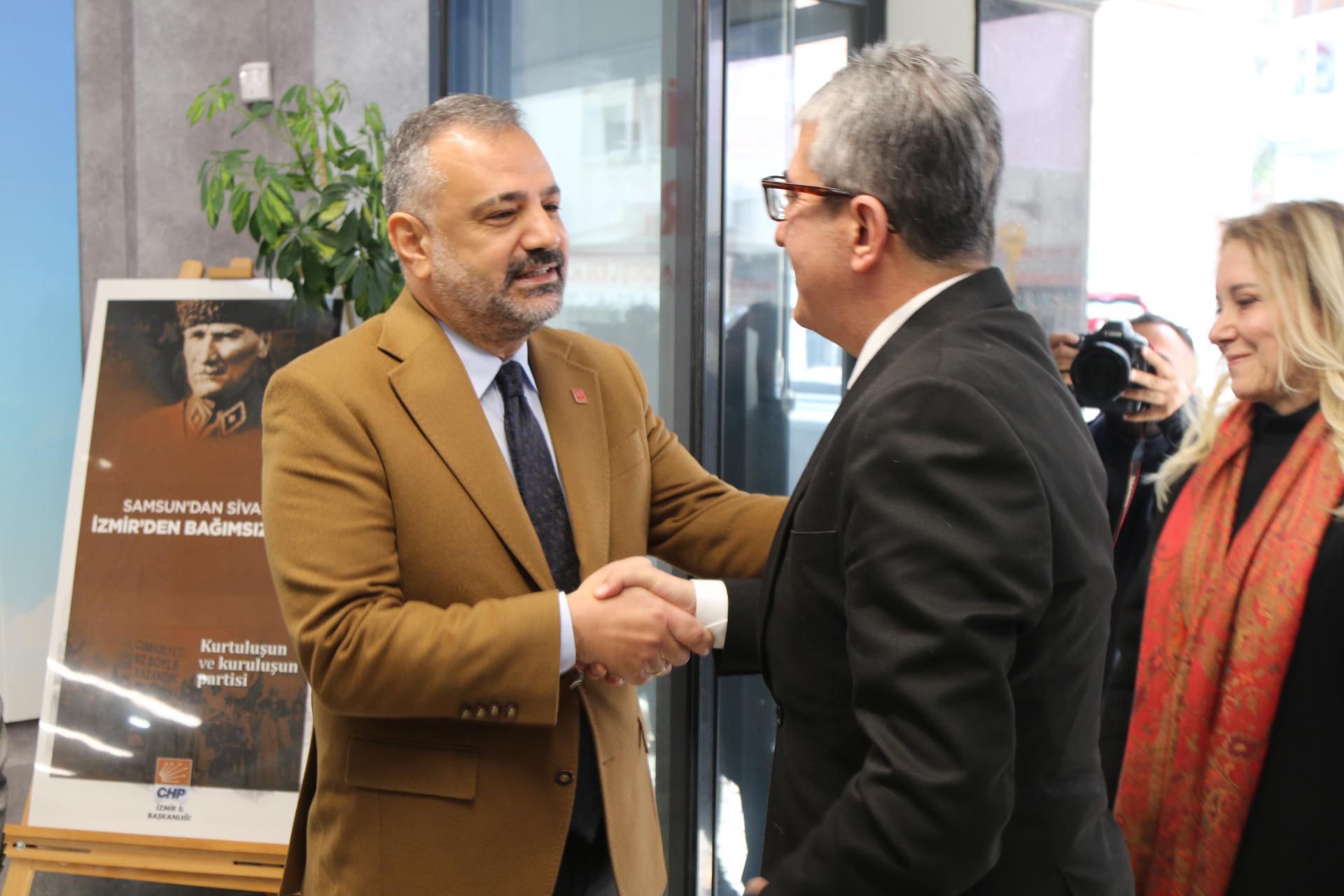 CHP Grup Başkanvekili Gökhan Günaydın, "Bu memlekette hepimizin bir erken seçim talebi var. Neden? Çünkü artık bu ülke yaşanılır ve katlanılır olmaktan çıktı. Bu ülke yönetilmiyor, bu ülke savruluyor. O sandık buraya mutlaka gelecek" ifadesini kullandı.
