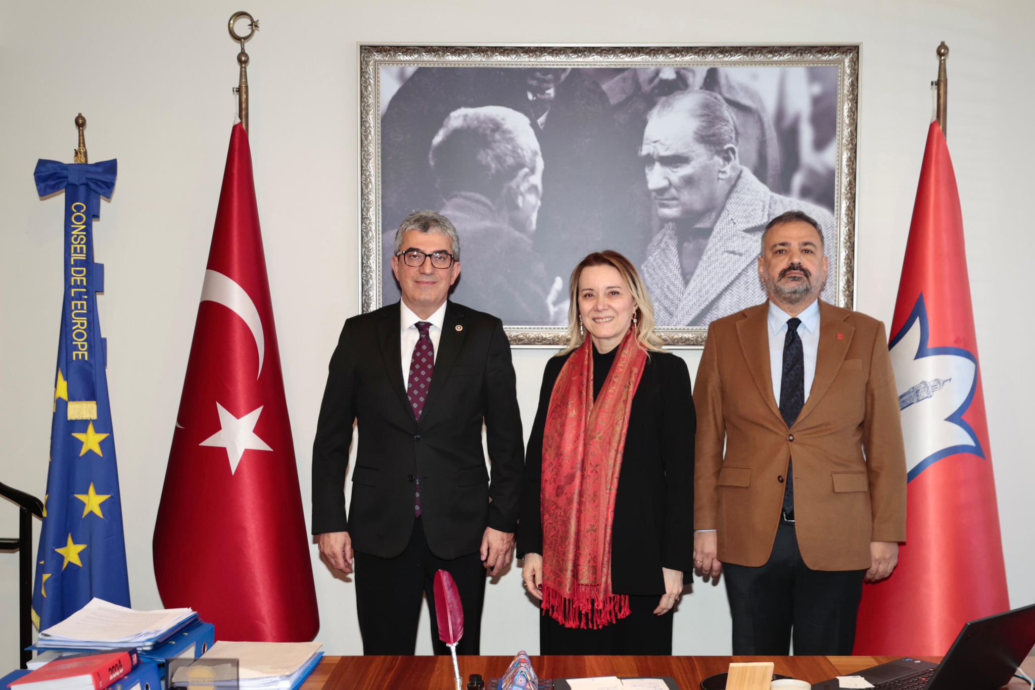 CHP Grup Başkanvekili Gökhan Günaydın, "Bu memlekette hepimizin bir erken seçim talebi var. Neden? Çünkü artık bu ülke yaşanılır ve katlanılır olmaktan çıktı. Bu ülke yönetilmiyor, bu ülke savruluyor. O sandık buraya mutlaka gelecek" ifadesini kullandı.