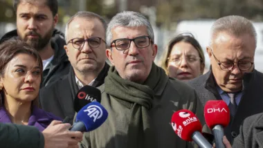 Cumhuriyet Halk Partisi Grup Başkanvekili Gökhan Günaydın; 7534 sayılı Köy Kanunu ile Bazı Kanunlarda Değişiklik Yapılmasına Dair Kanun"un yürütmesinin durdurulması ve iptal istemiyle Anayasa Mahkemesi’ne başvurdu.