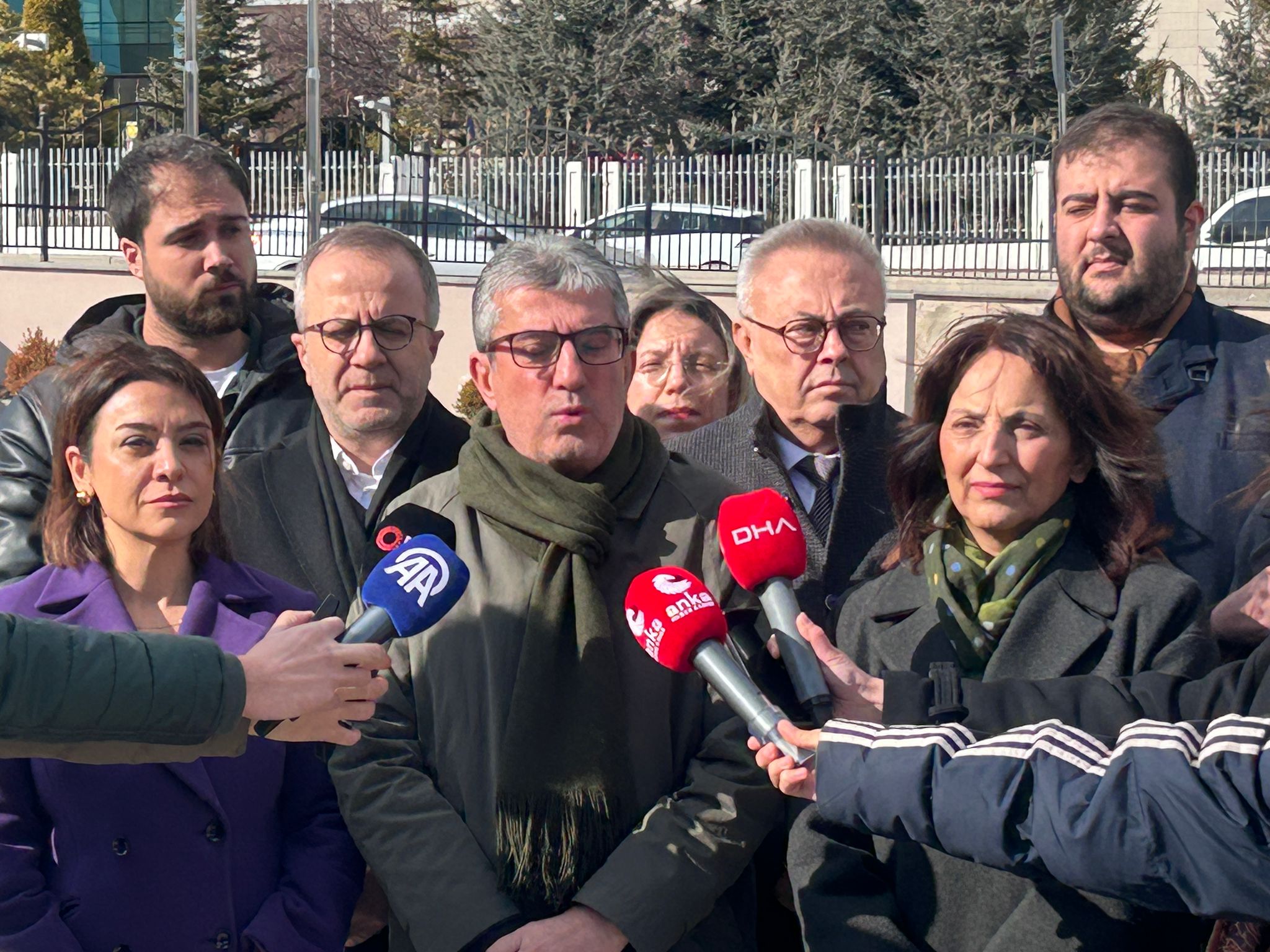 Cumhuriyet Halk Partisi Grup Başkanvekili Gökhan Günaydın;  7534 sayılı Köy Kanunu ile Bazı Kanunlarda Değişiklik Yapılmasına Dair Kanun"un yürütmesinin durdurulması ve iptal istemiyle Anayasa Mahkemesi’ne başvurdu.