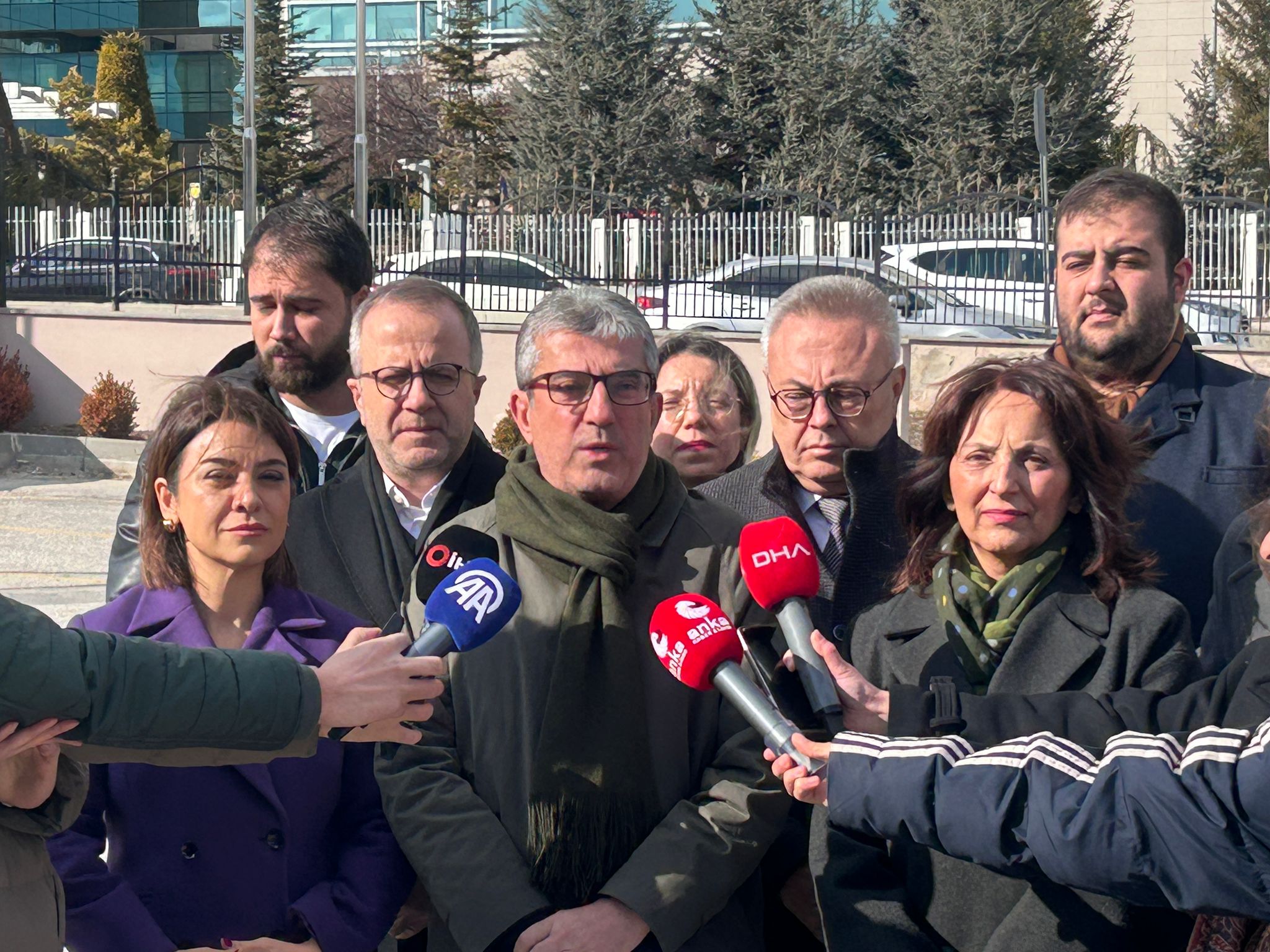 Cumhuriyet Halk Partisi Grup Başkanvekili Gökhan Günaydın;  7534 sayılı Köy Kanunu ile Bazı Kanunlarda Değişiklik Yapılmasına Dair Kanun"un yürütmesinin durdurulması ve iptal istemiyle Anayasa Mahkemesi’ne başvurdu.