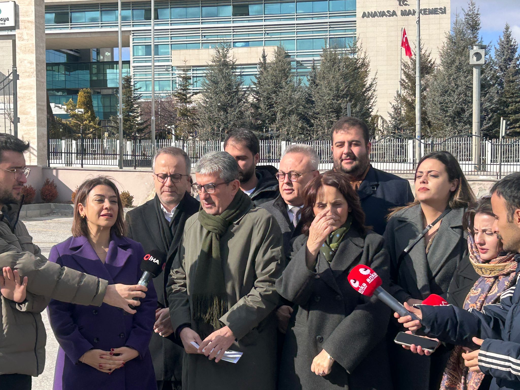 Cumhuriyet Halk Partisi Grup Başkanvekili Gökhan Günaydın;  7534 sayılı Köy Kanunu ile Bazı Kanunlarda Değişiklik Yapılmasına Dair Kanun"un yürütmesinin durdurulması ve iptal istemiyle Anayasa Mahkemesi’ne başvurdu.