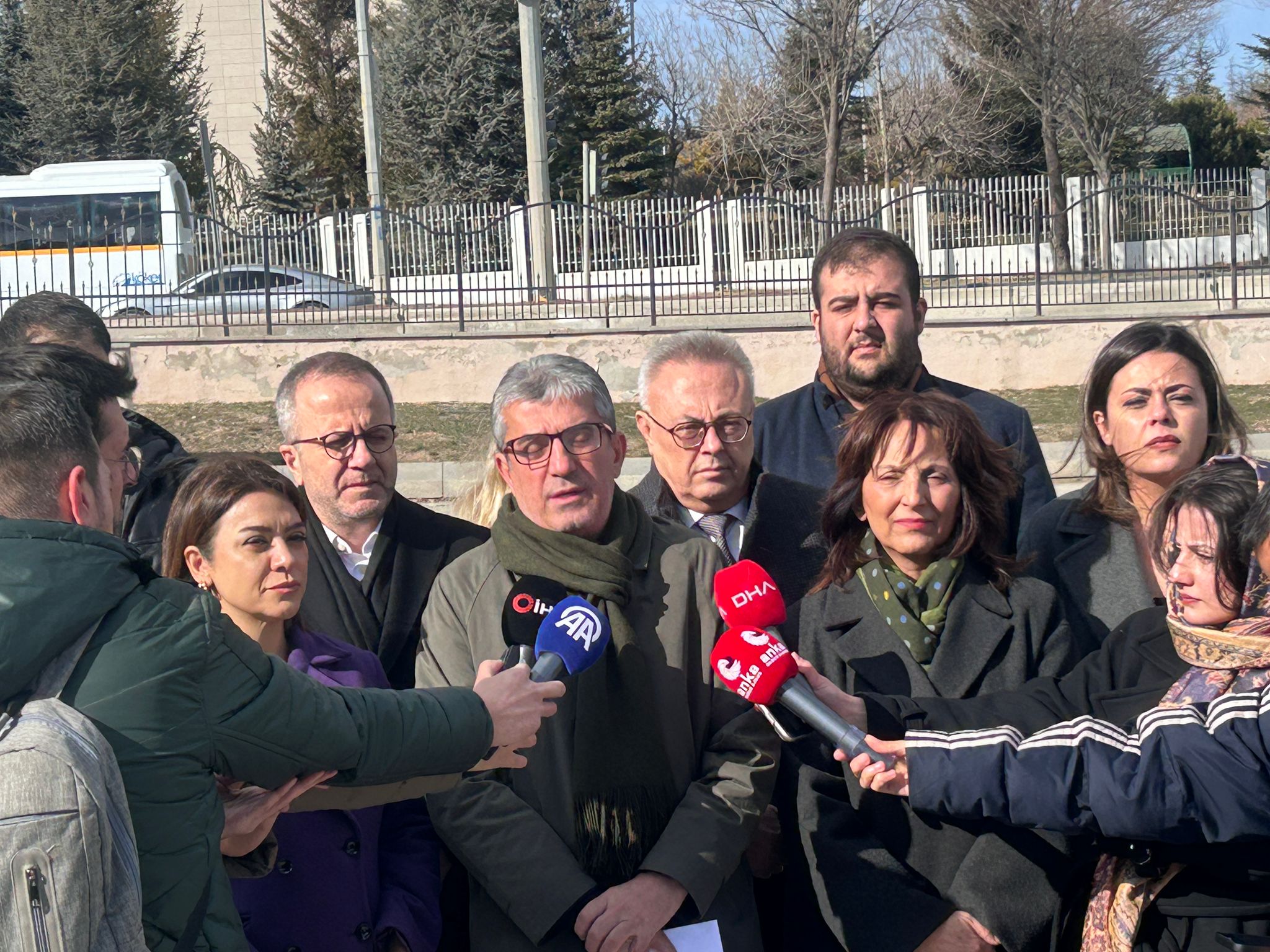 Cumhuriyet Halk Partisi Grup Başkanvekili Gökhan Günaydın;  7534 sayılı Köy Kanunu ile Bazı Kanunlarda Değişiklik Yapılmasına Dair Kanun"un yürütmesinin durdurulması ve iptal istemiyle Anayasa Mahkemesi’ne başvurdu.