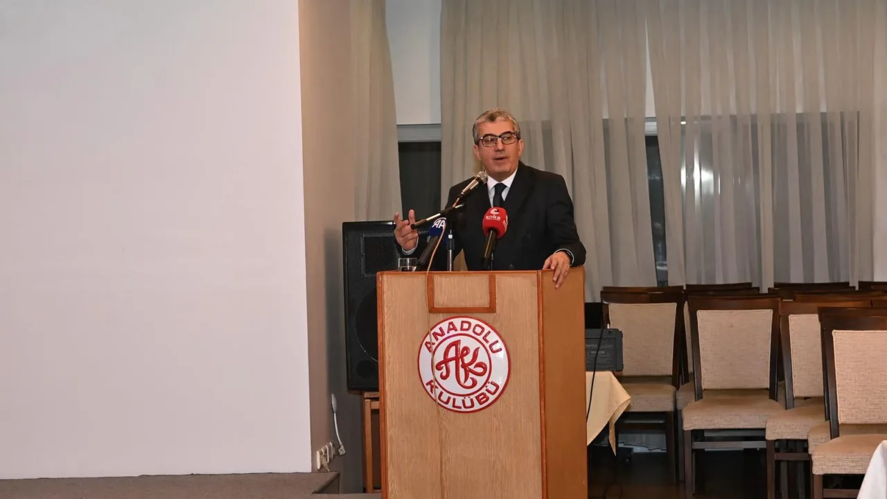 1 Mart Tezkeresi'nin reddedilmesinin yıl dönümü dolayısıyla Anadolu Kulübü'nde etkinlik düzenlendi. Etkinliğe, CHP Grup Başkanvekili Gökhan Günaydın da katıldı.