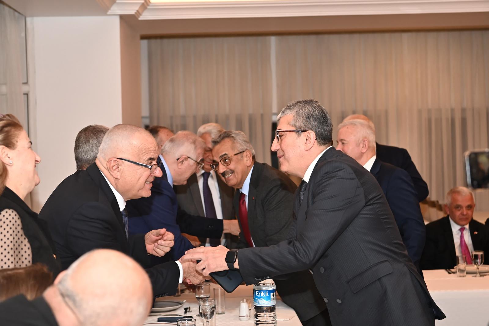 1 Mart Tezkeresi'nin reddedilmesinin yıl dönümü dolayısıyla Anadolu Kulübü'nde etkinlik düzenlendi. Etkinliğe, CHP Grup Başkanvekili Gökhan Günaydın da katıldı.